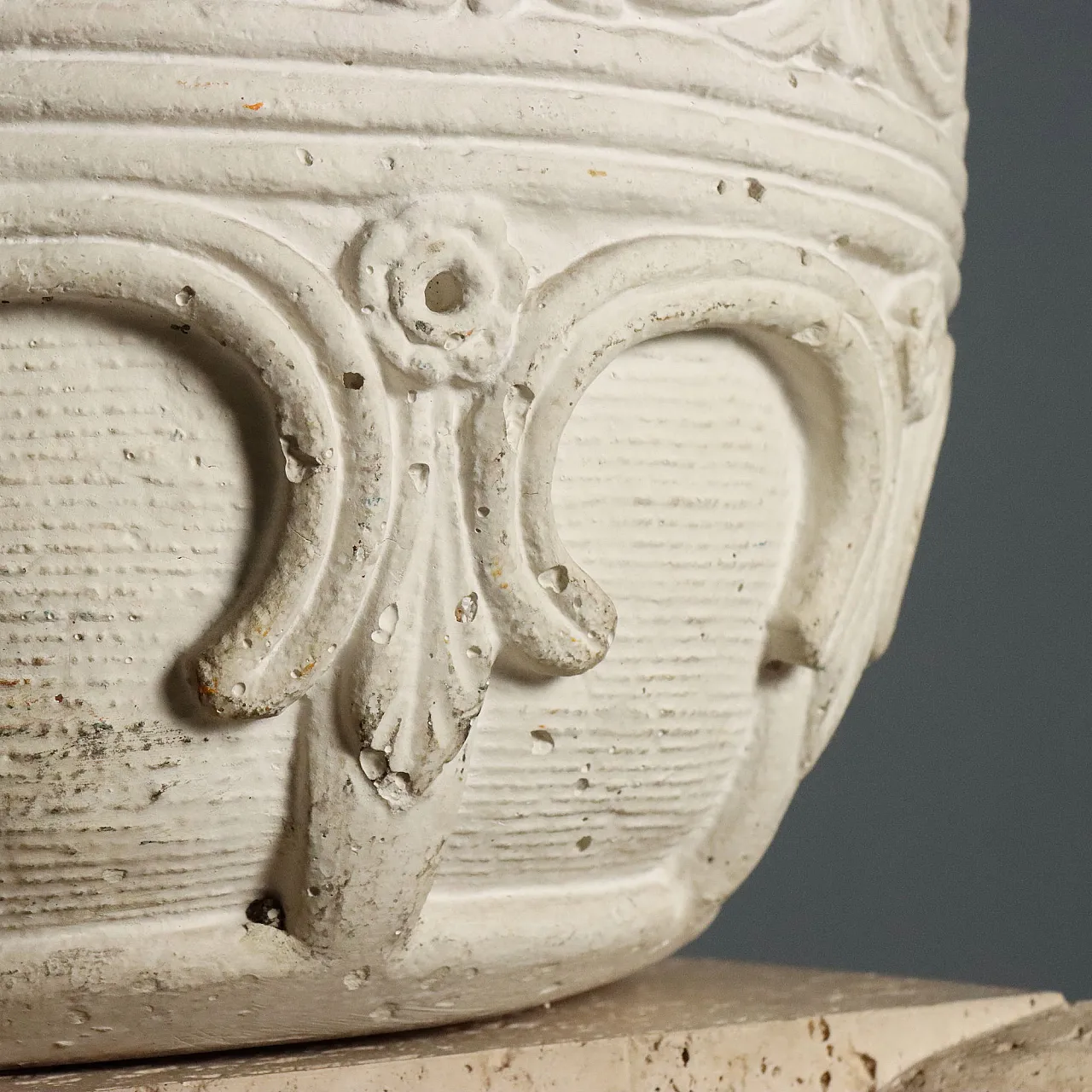 Stone column with decorated vase, 20th century 7