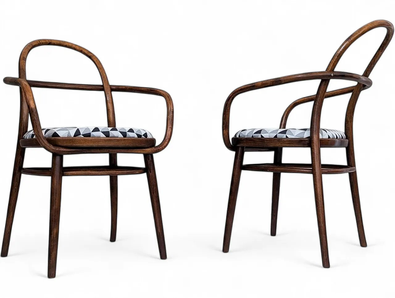 Pair of 615 bentwood armchairs by Radomír Hofman for Ton, 1960s 12