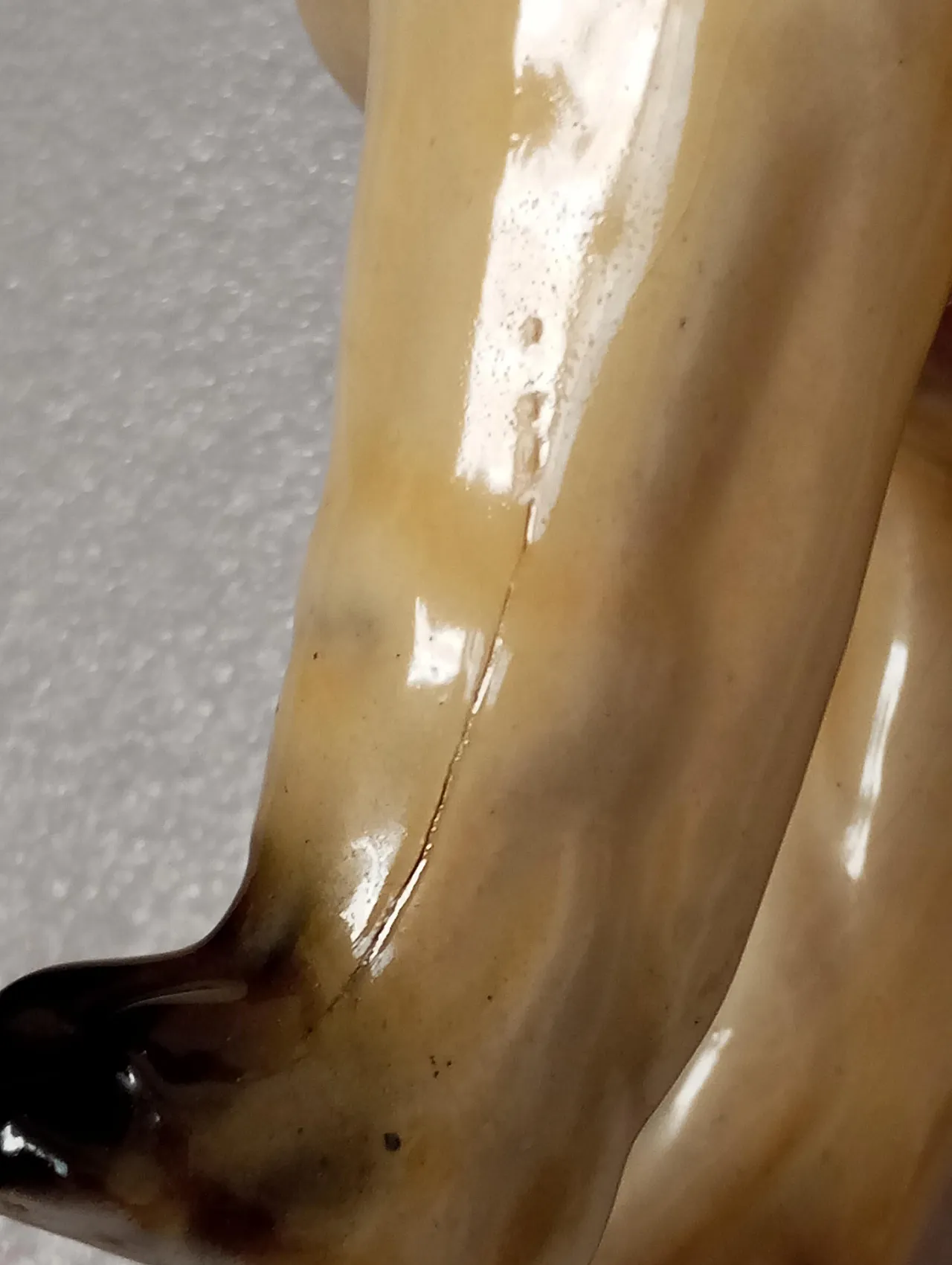 Coppia di sculture di carlini in ceramica dipinta, anni '50 13