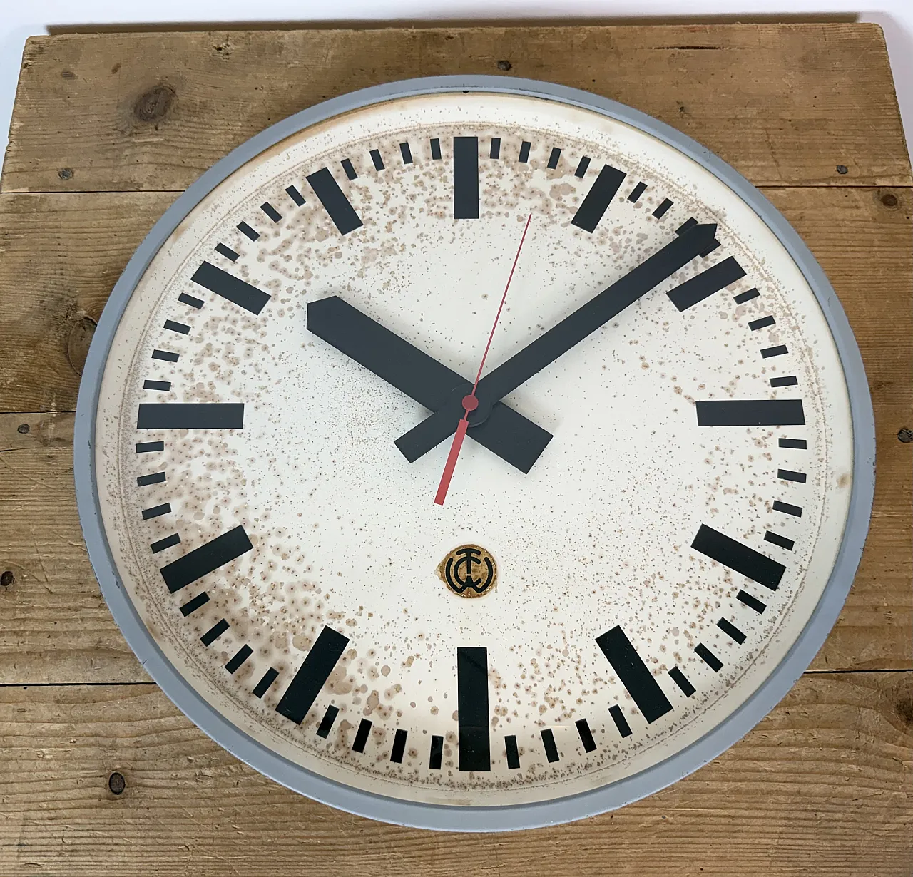 Large Grey Industrial Station Wall Clock from CTW , 1960 11
