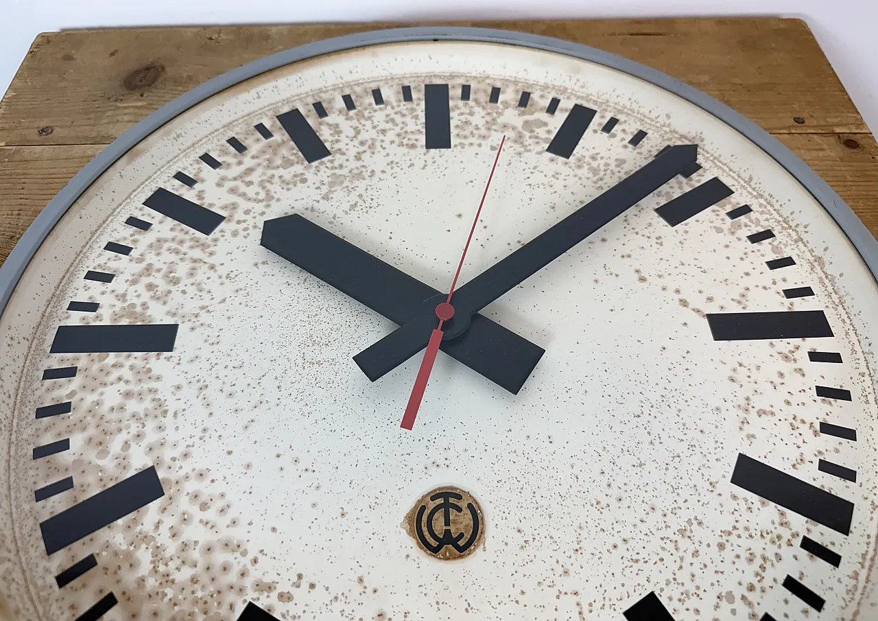 Large Grey Industrial Station Wall Clock from CTW , 1960 12
