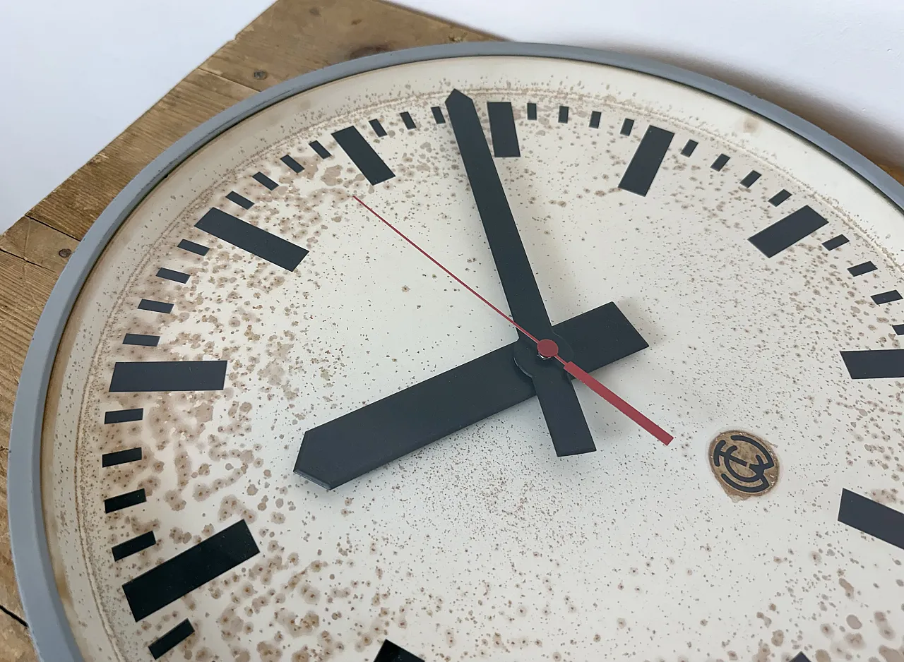 Large Grey Industrial Station Wall Clock from CTW , 1960 16