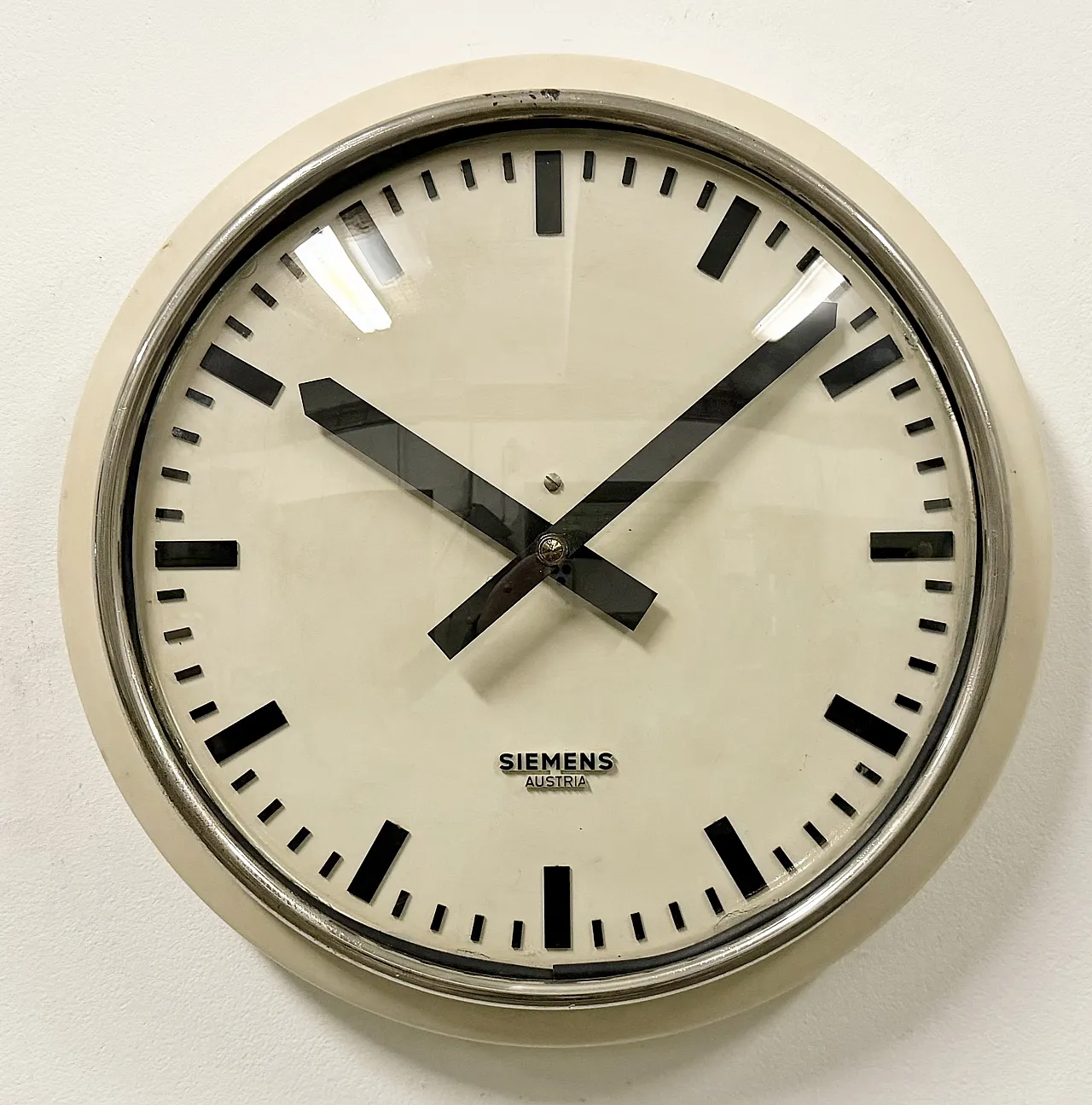 Beige Industrial Factory Wall Clock from Siemens Austria, 1960s 3