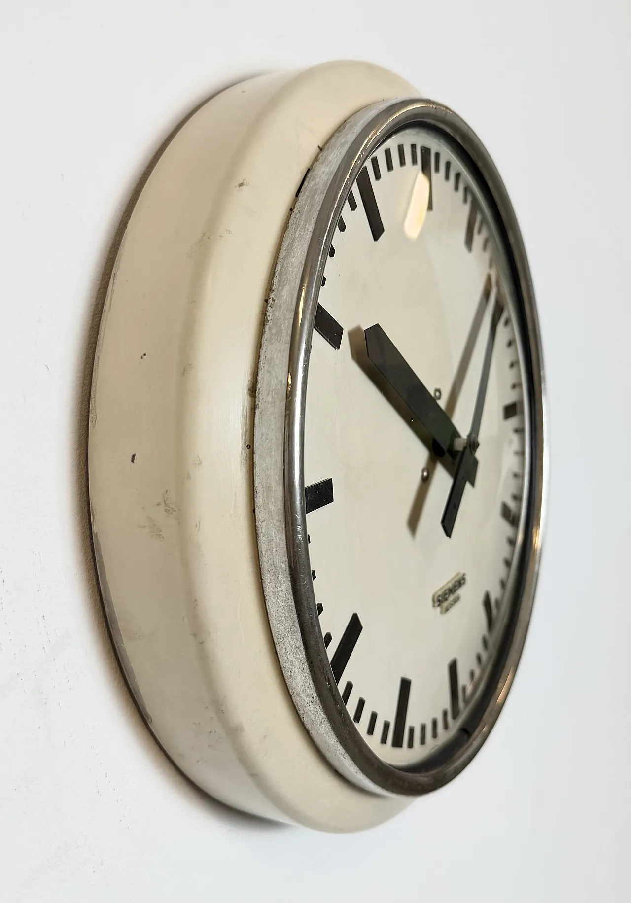 Beige Industrial Factory Wall Clock from Siemens Austria, 1960s 5