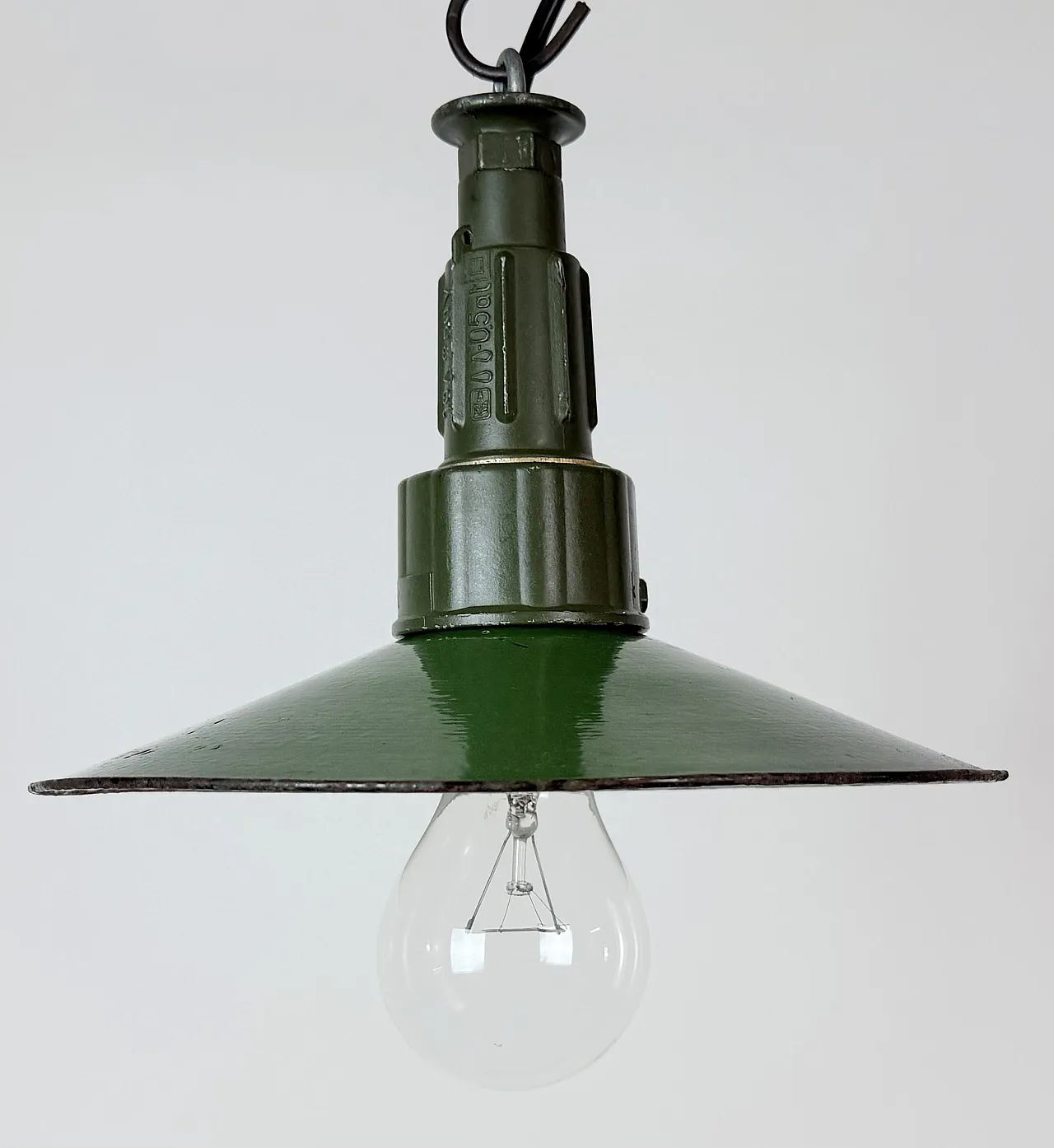 Industrial Green Enamel Military Pendant Lamp with Cast Aluminium Top, 3