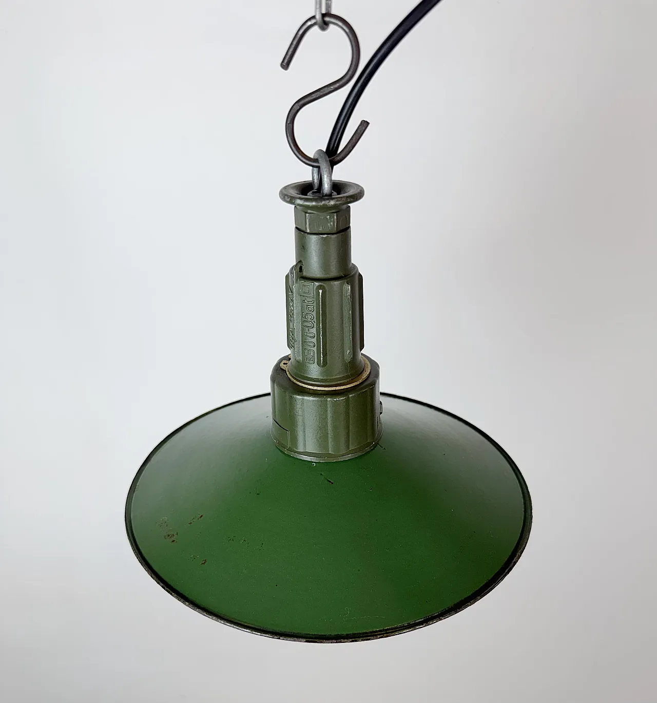 Industrial Green Enamel Military Pendant Lamp with Cast Aluminium Top, 7