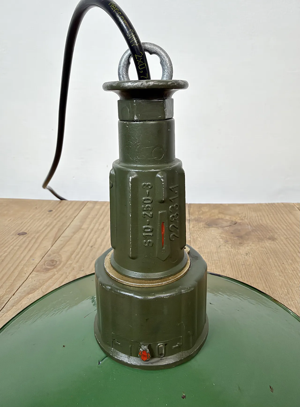 Industrial Green Enamel Military Pendant Lamp with Cast Aluminium Top, 12