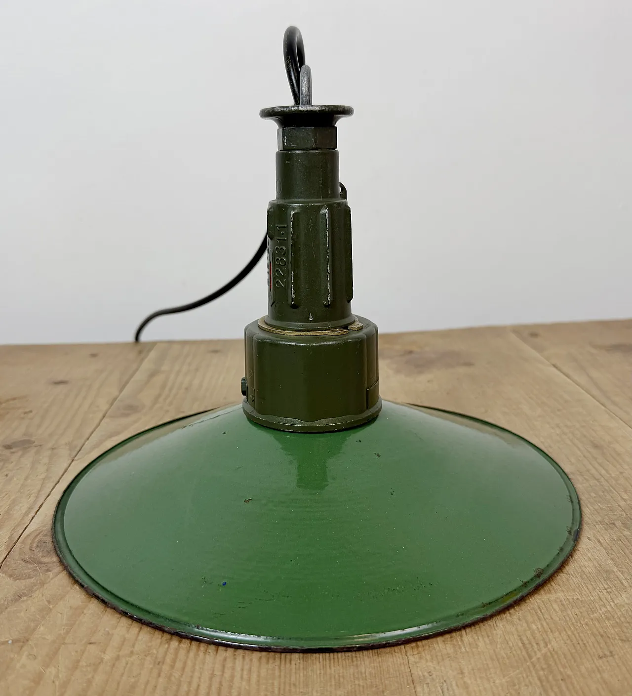 Industrial Green Enamel Military Pendant Lamp with Cast Aluminium Top, 13