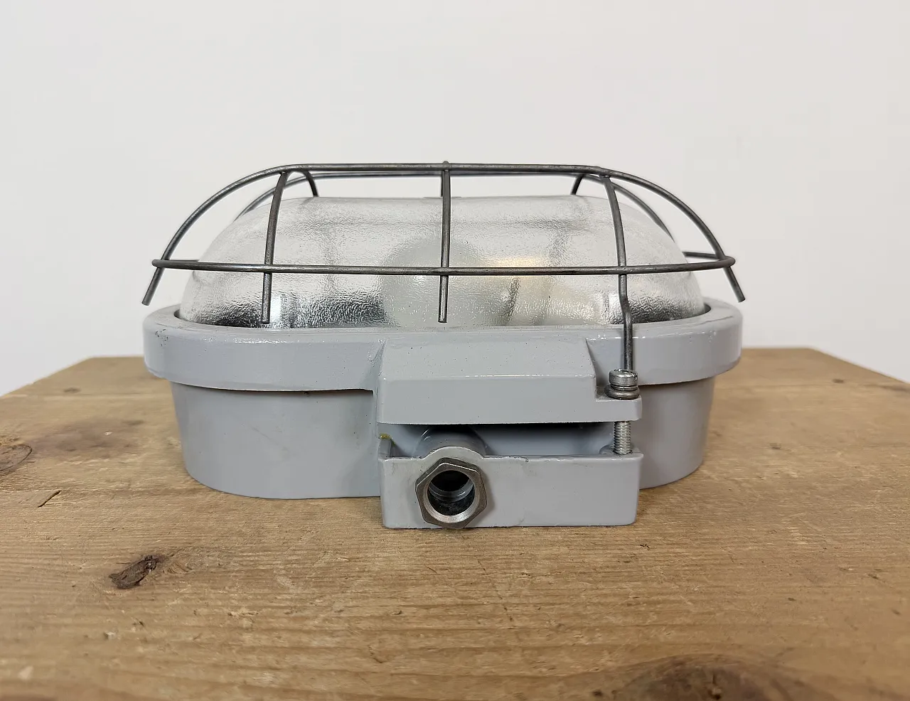 Grey Industrial Cast Aluminium Wall Light from Elektrosvit, 1970s 2