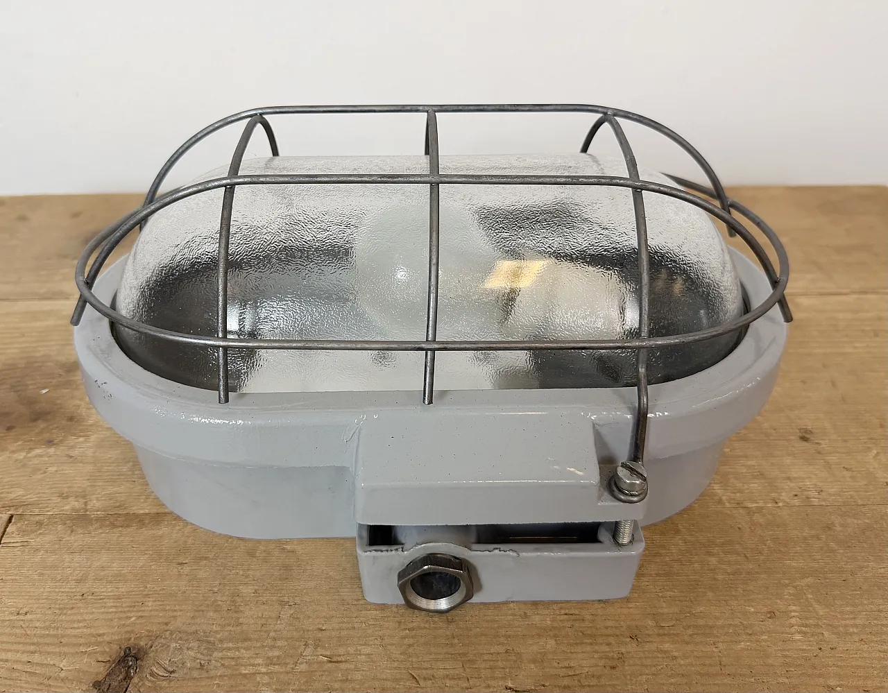 Grey Industrial Cast Aluminium Wall Light from Elektrosvit, 1970s 4