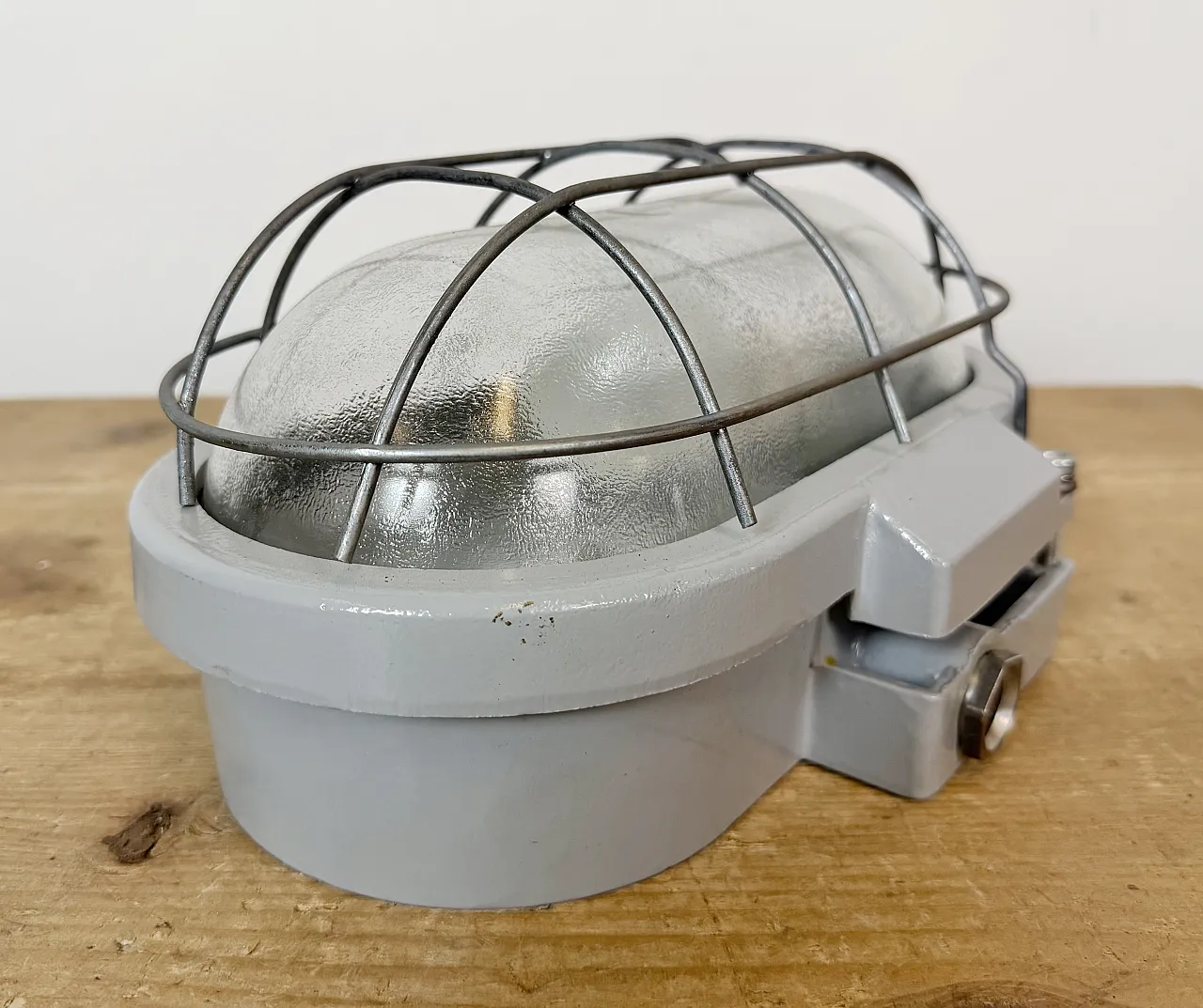 Grey Industrial Cast Aluminium Wall Light from Elektrosvit, 1970s 5
