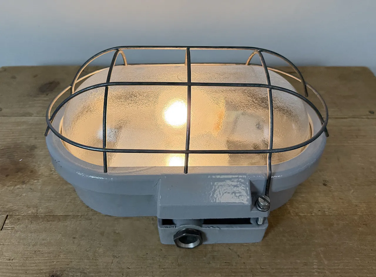 Grey Industrial Cast Aluminium Wall Light from Elektrosvit, 1970s 15