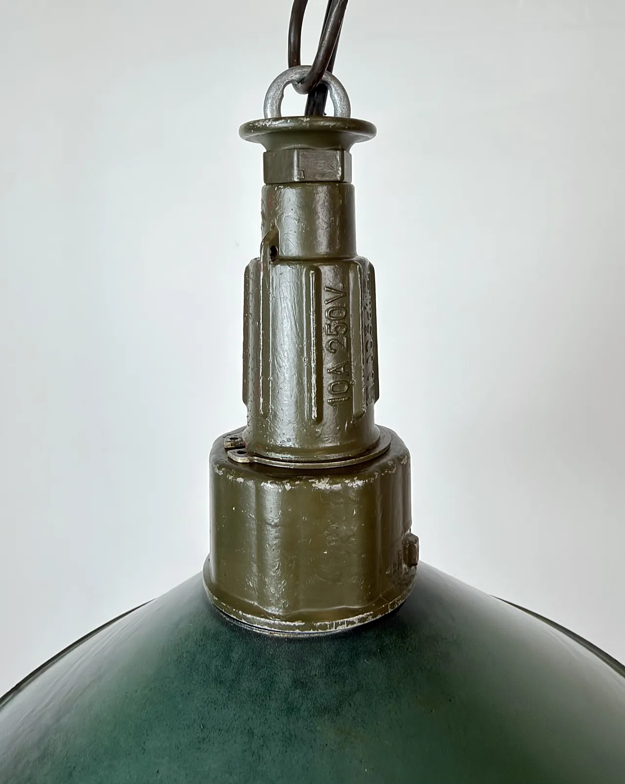 Industrial Green Enamel Military Pendant Lamp with Cast Aluminium Top, 4