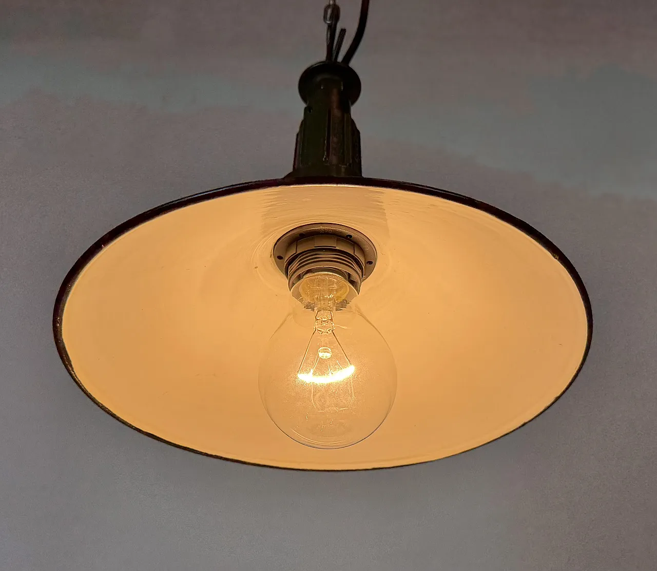 Industrial Green Enamel Military Pendant Lamp with Cast Aluminium Top, 11