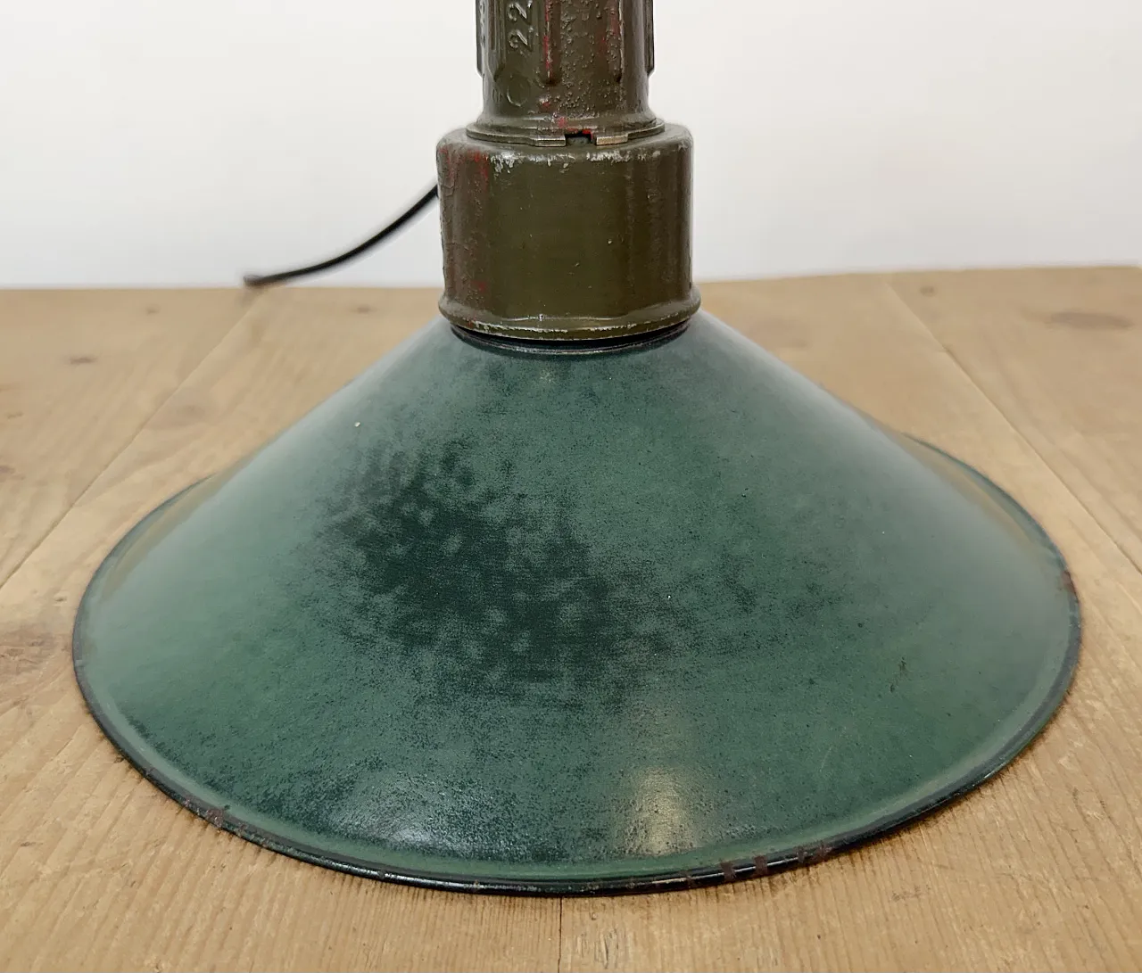 Industrial Green Enamel Military Pendant Lamp with Cast Aluminium Top, 16