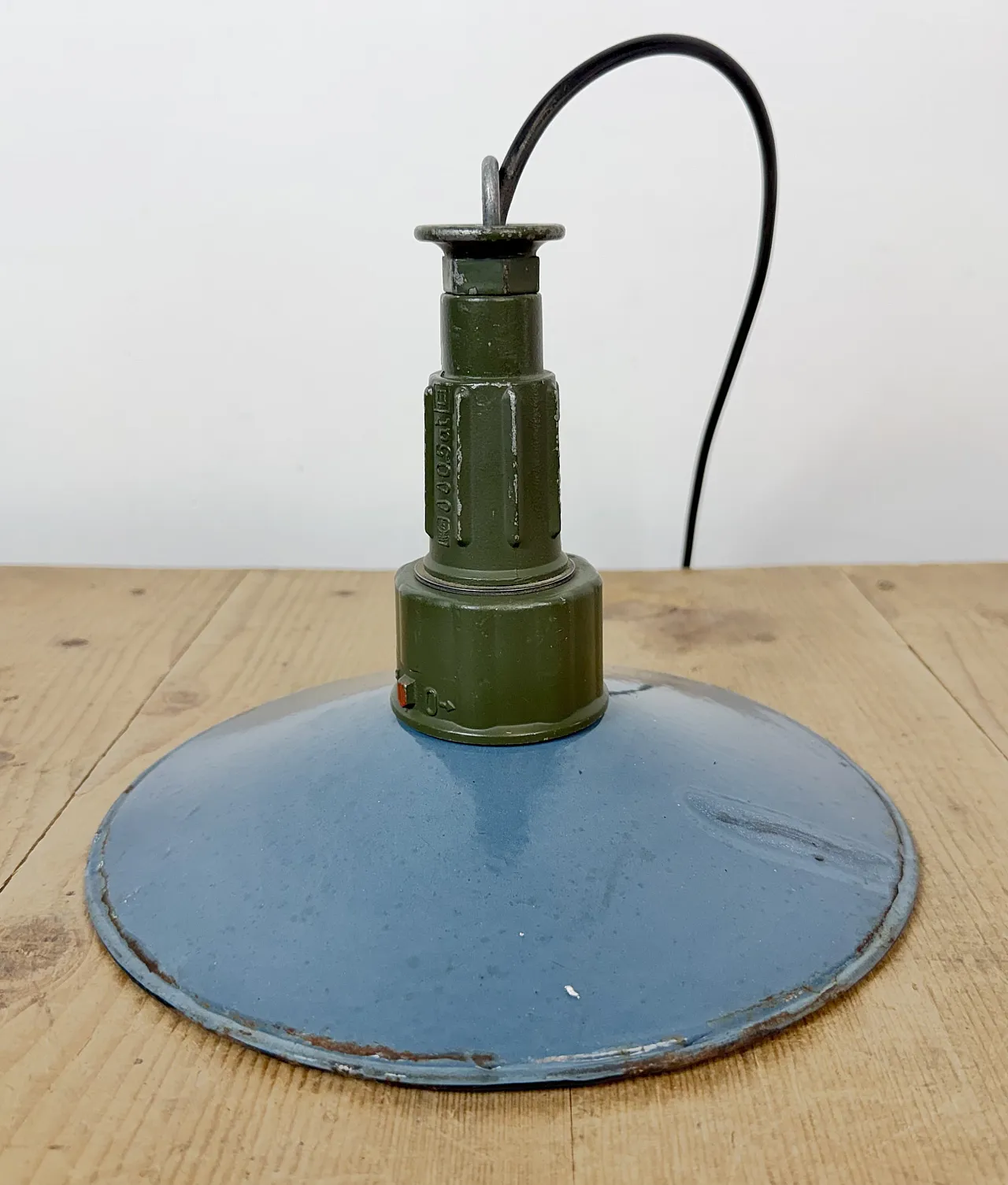 Industrial Blue Enamel Military Pendant Lamp with Cast Aluminium Top, 13