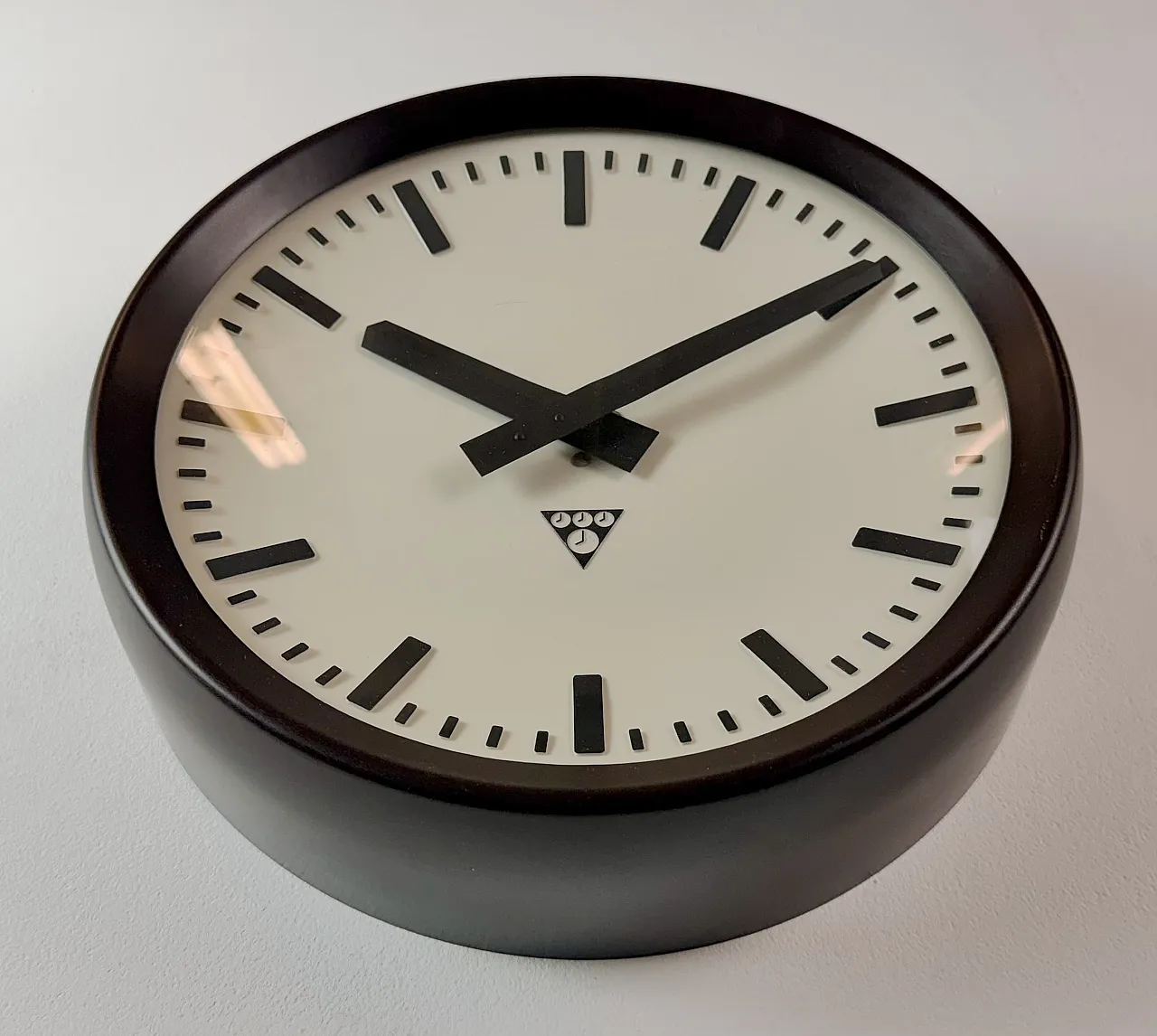 Industrial Bakelite Factory Wall Clock from Pragotron, 1960s 6