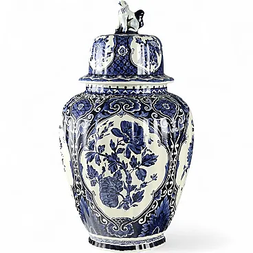 Delfts ceramic vase with lid, 20th century