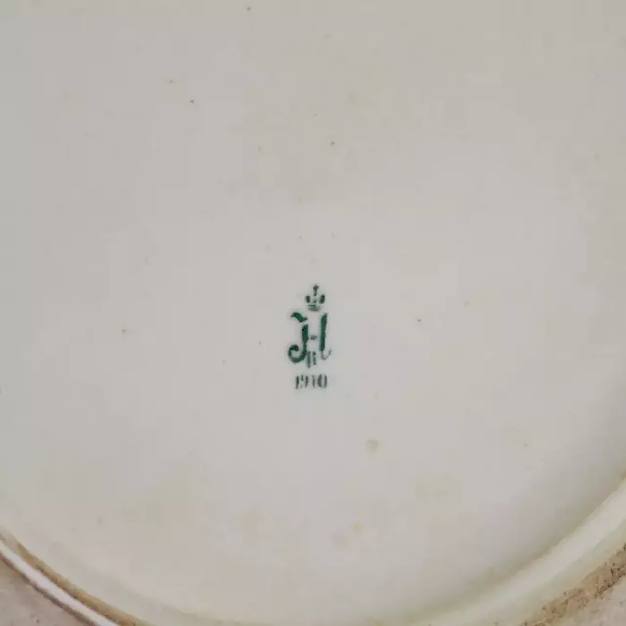 Spherical porcelain vase, early 20th century 4