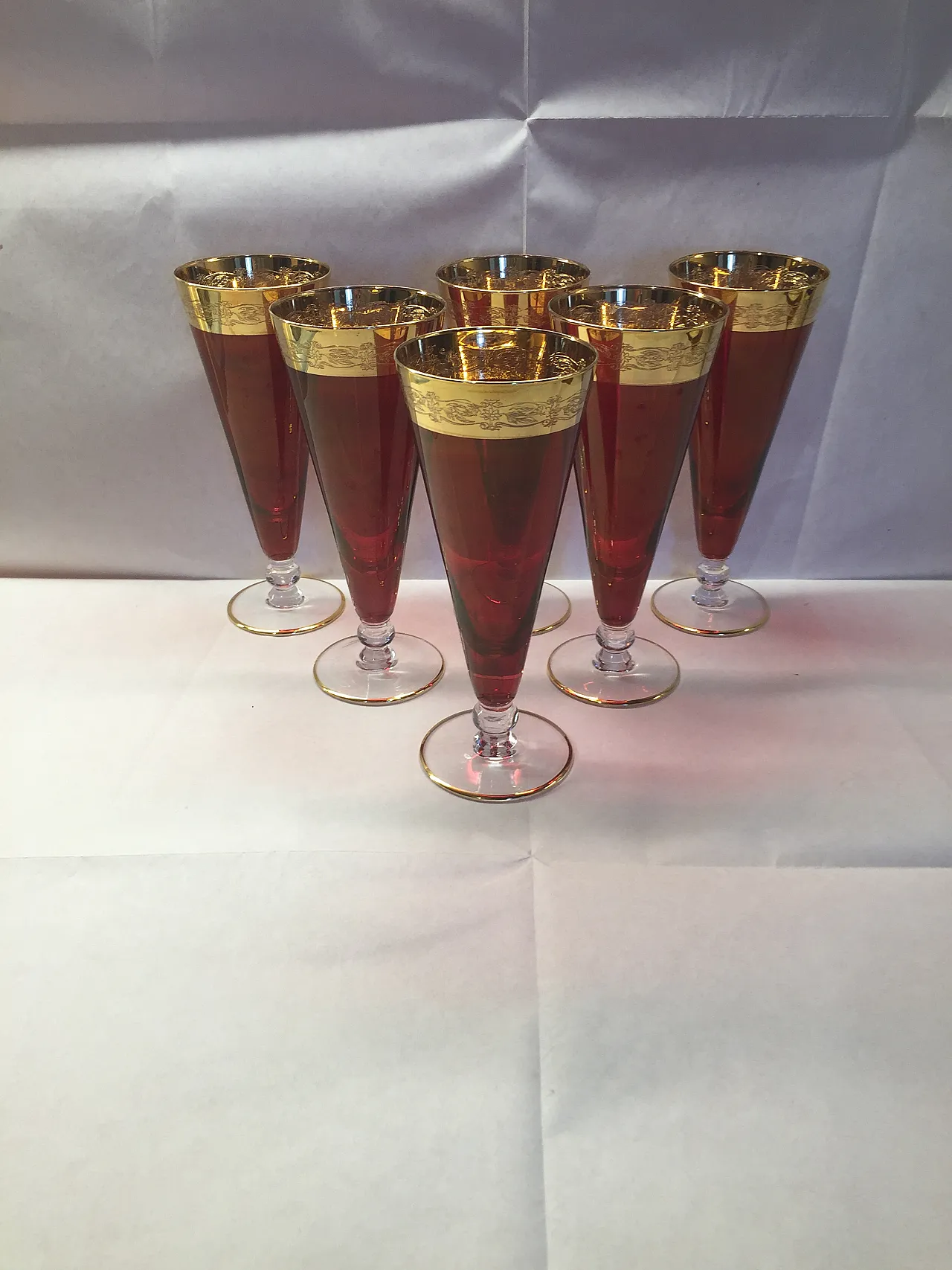 6 red and gold glass goblets, 1970s 4