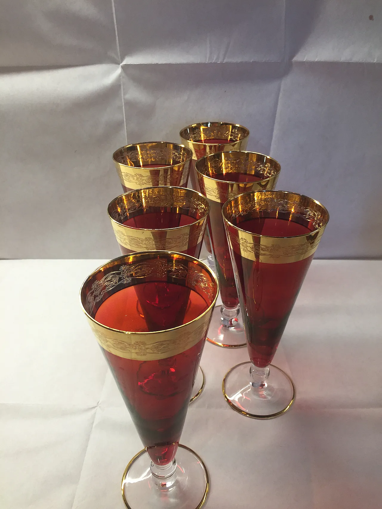 6 red and gold glass goblets, 1970s 7