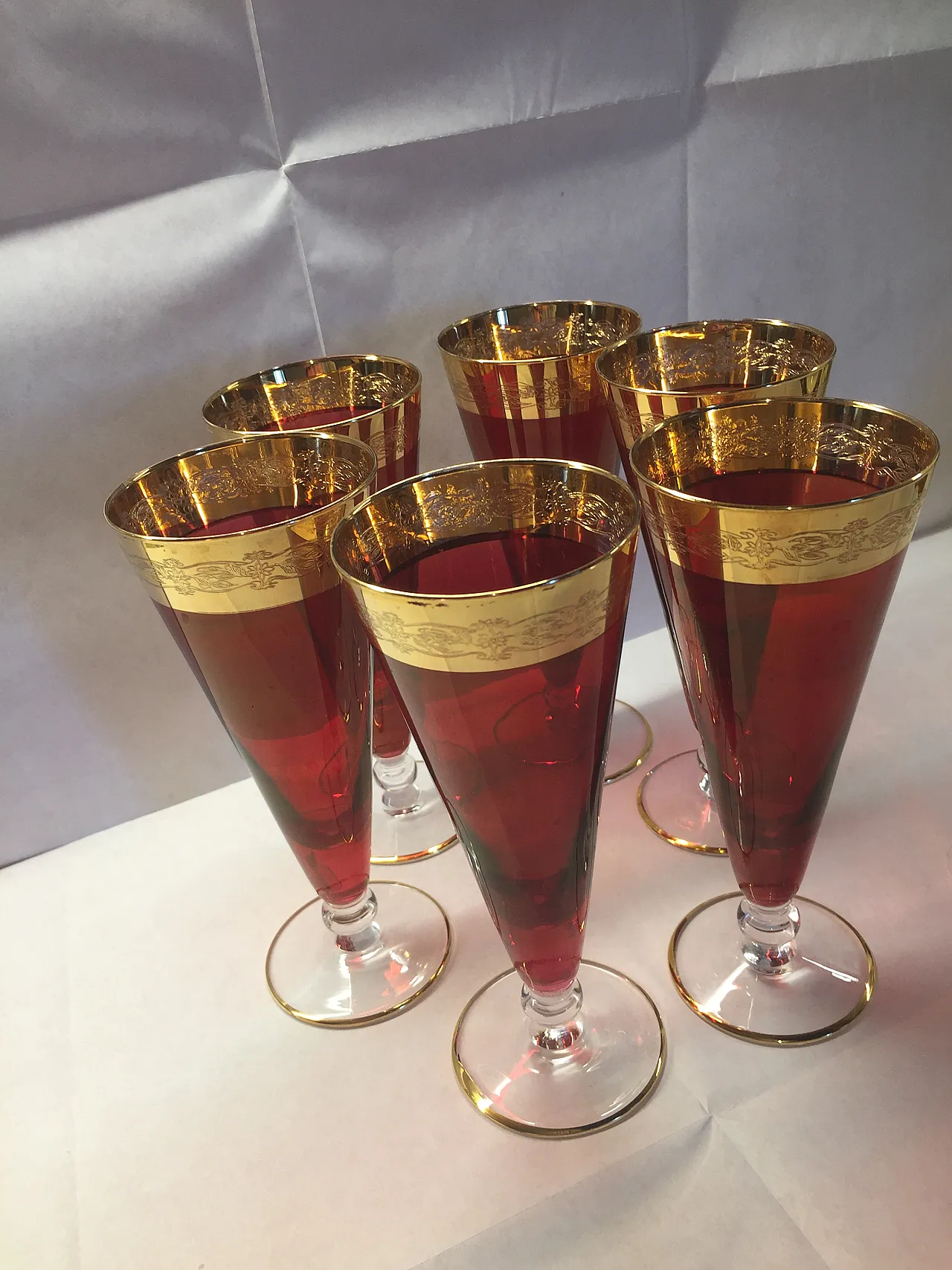6 red and gold glass goblets, 1970s 8