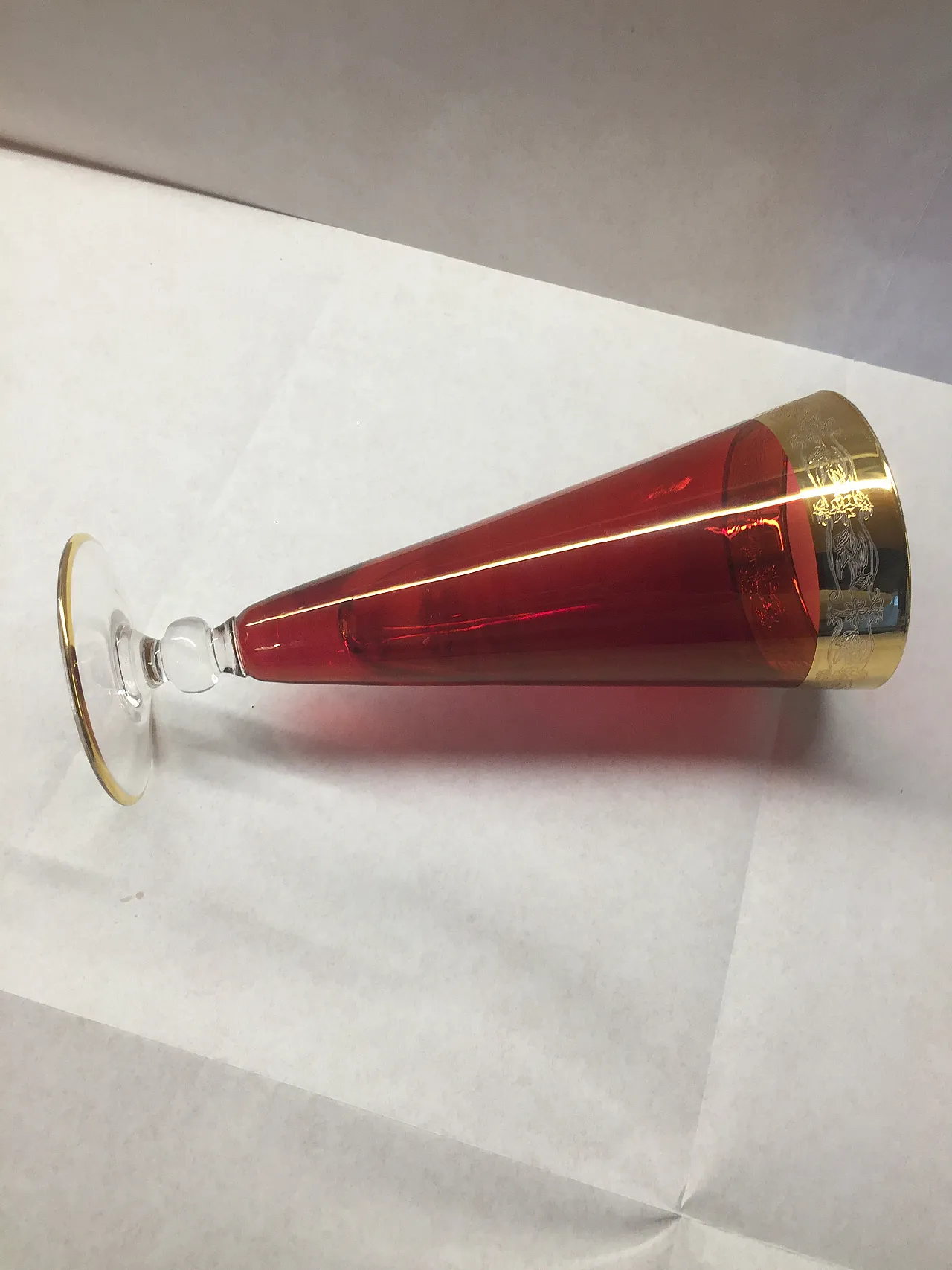 6 red and gold glass goblets, 1970s 10