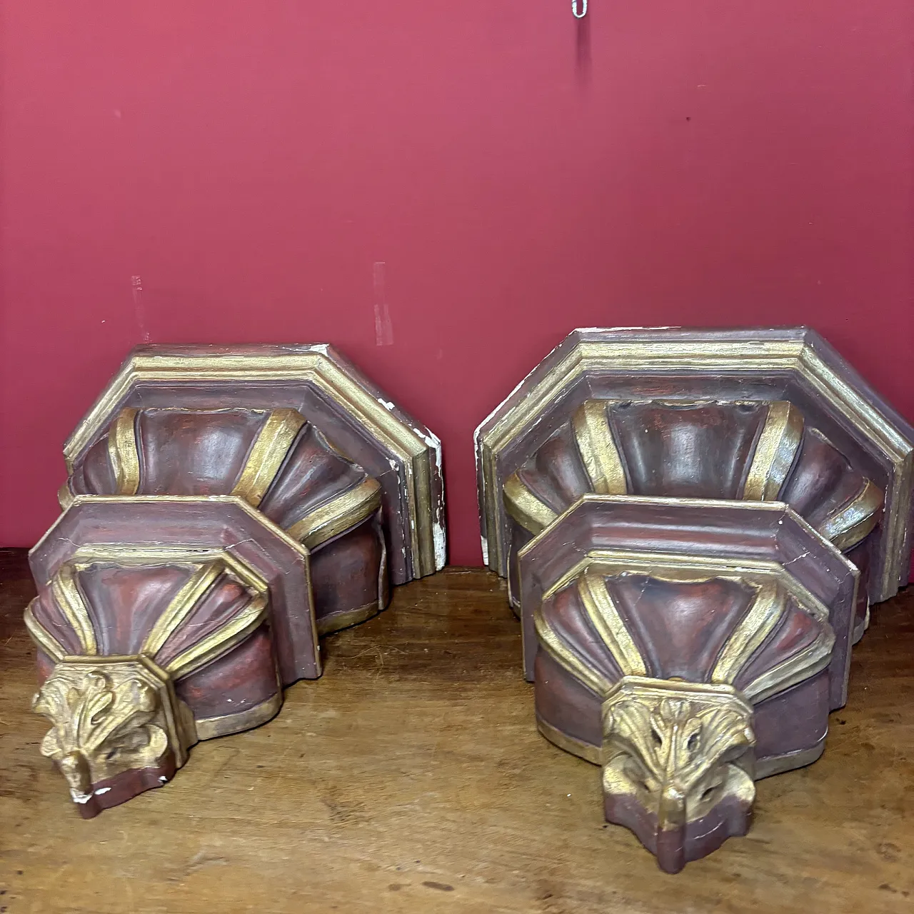 Pair of shelves lacquered in Gold and Purple, 19th century 2