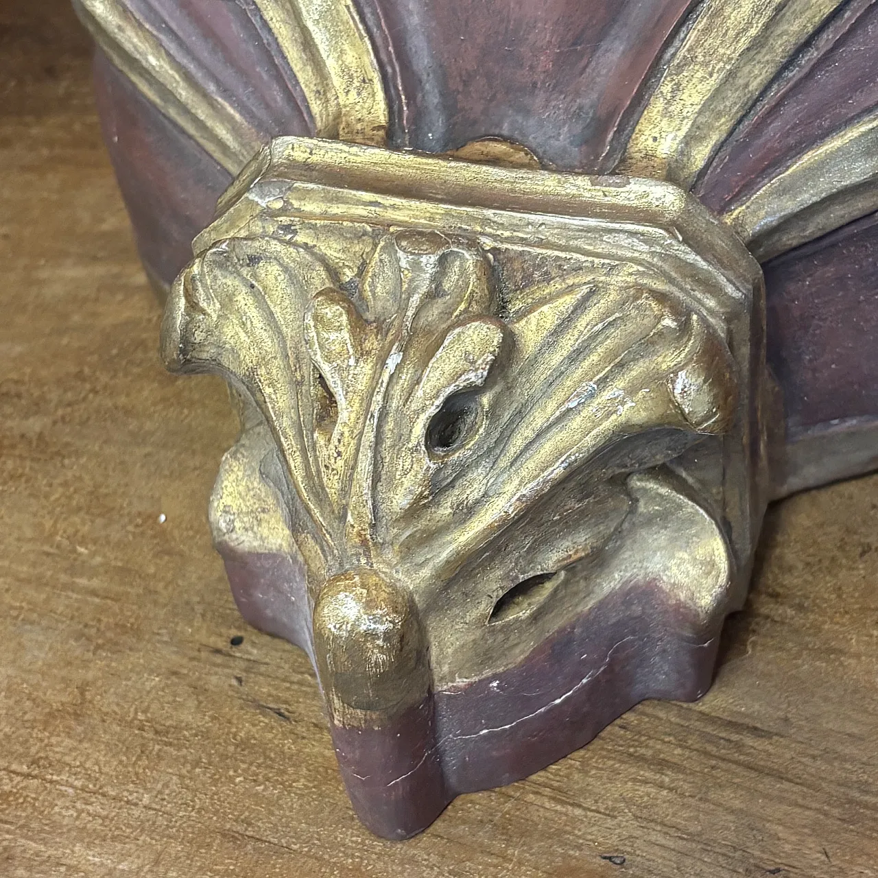 Pair of shelves lacquered in Gold and Purple, 19th century 4