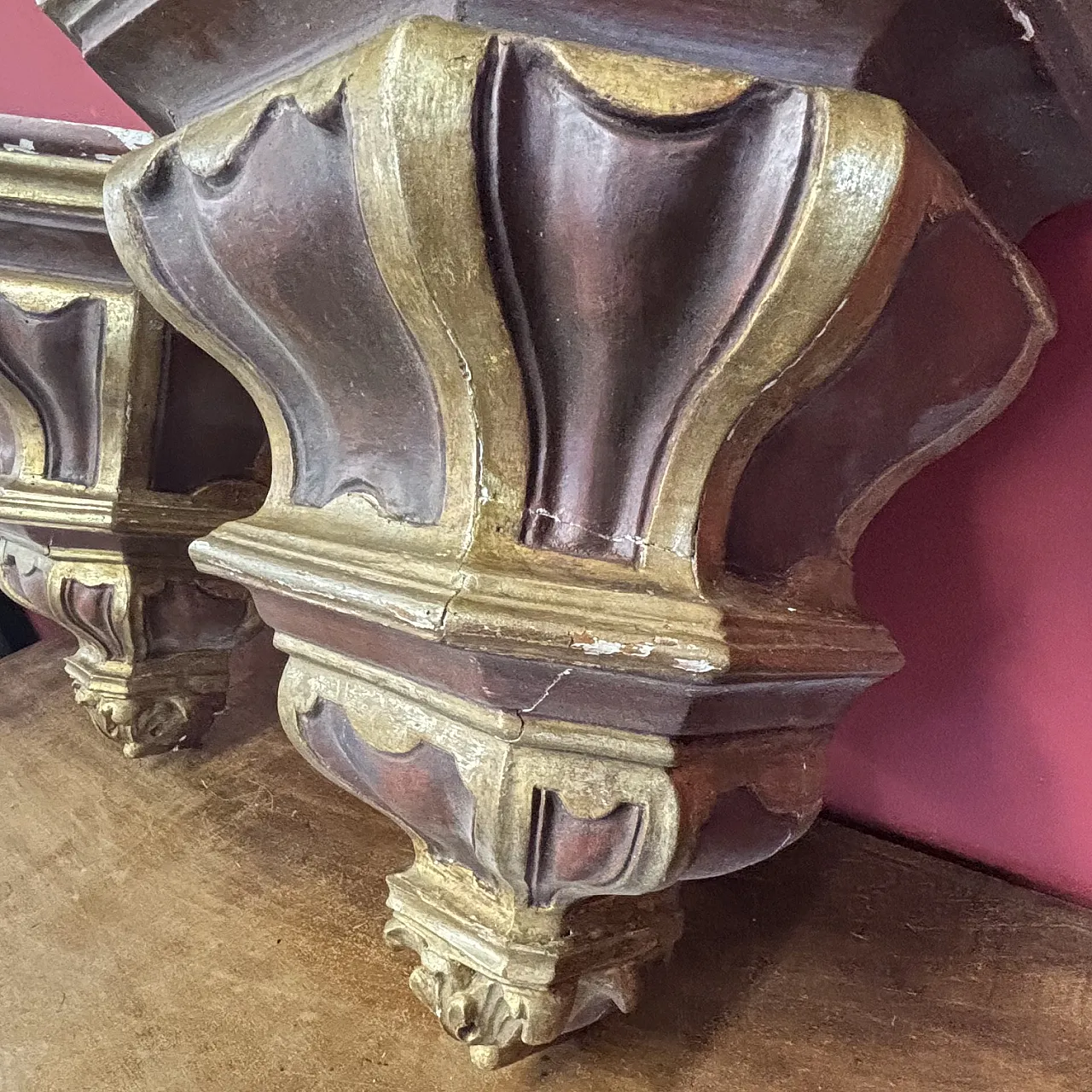 Pair of shelves lacquered in Gold and Purple, 19th century 9