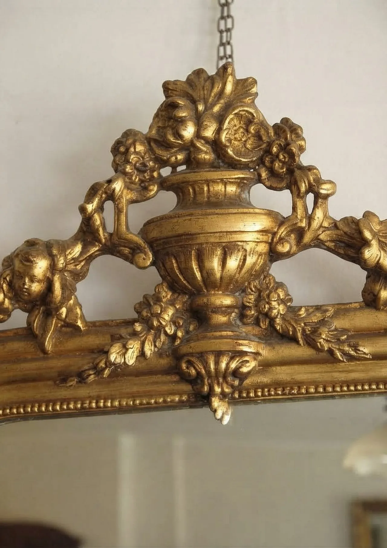 Specchio da parete in legno dorato in stile Luigi XVI, anni '40 2