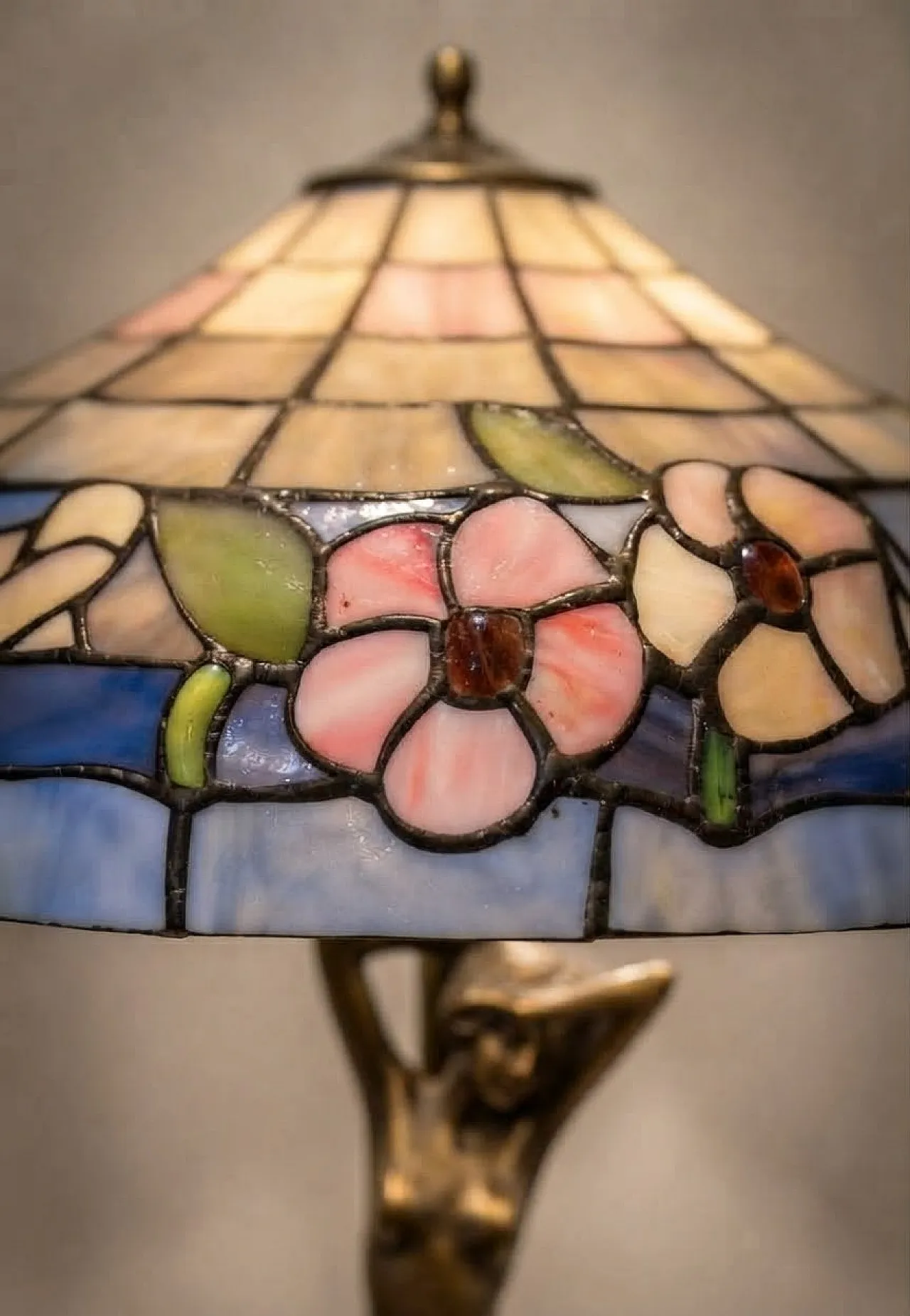 Glass table lamp with brass base, 1970s 4