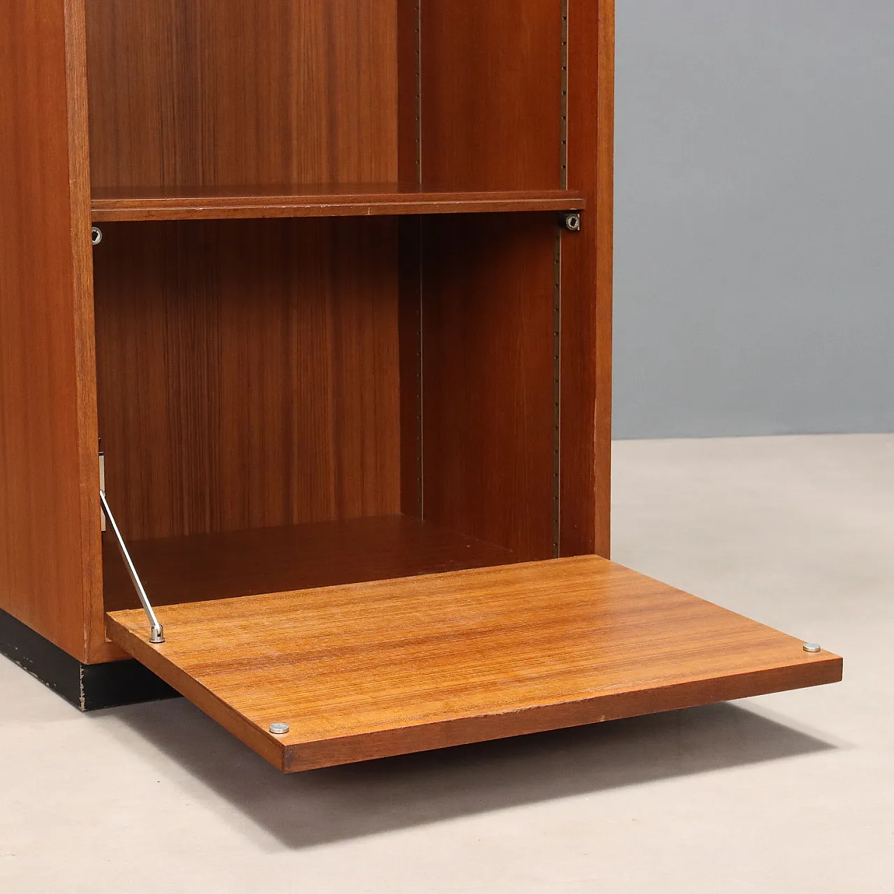 Swiss design bookcase, 1960s 4