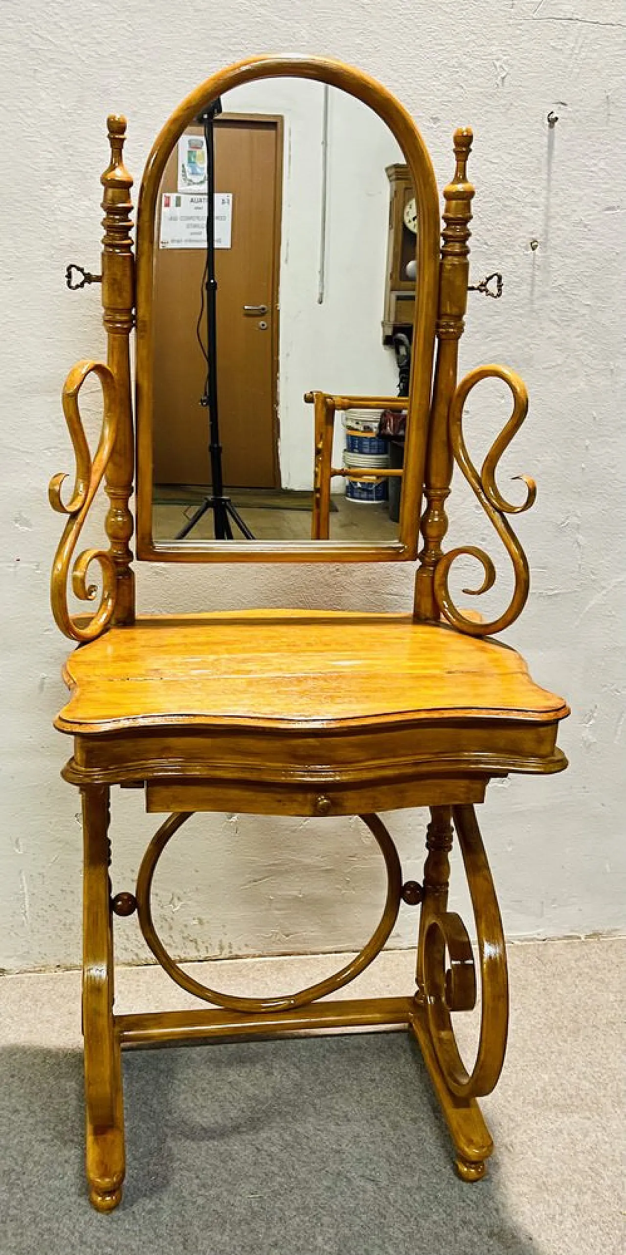 Thonet dressing table 1