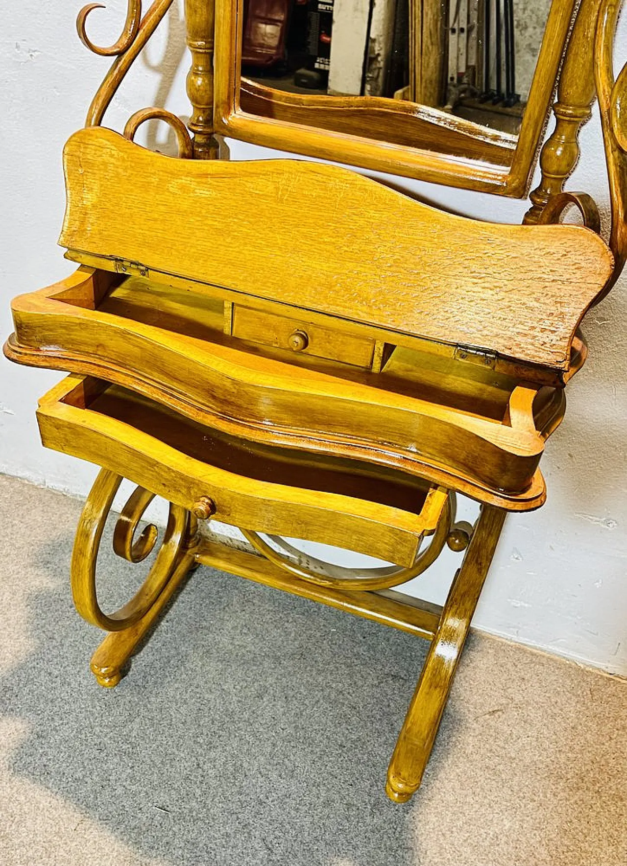 Thonet dressing table 6