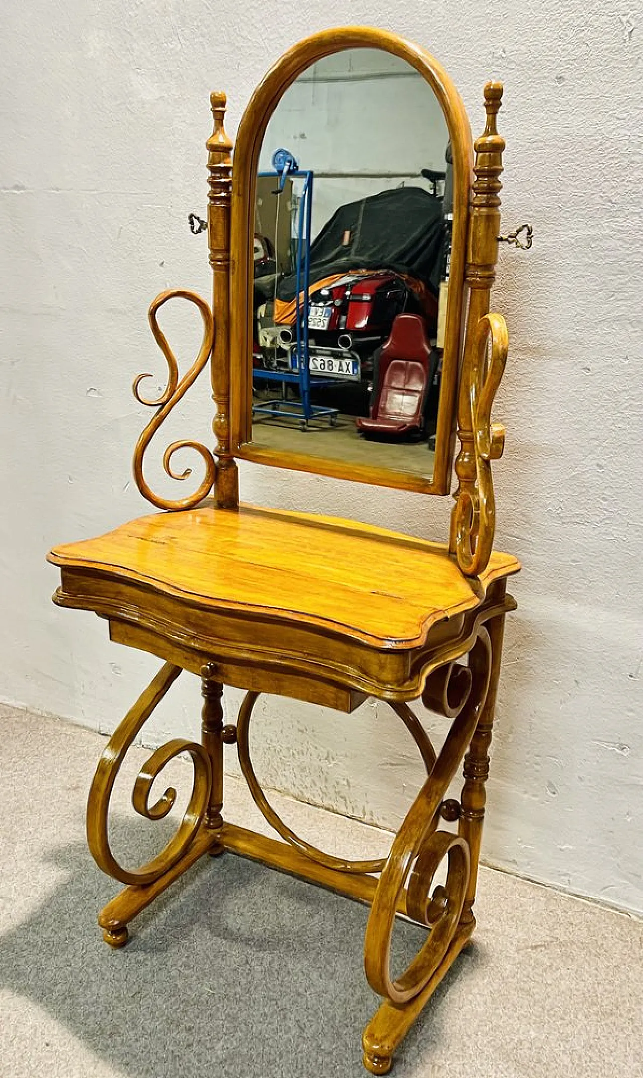 Thonet dressing table 8