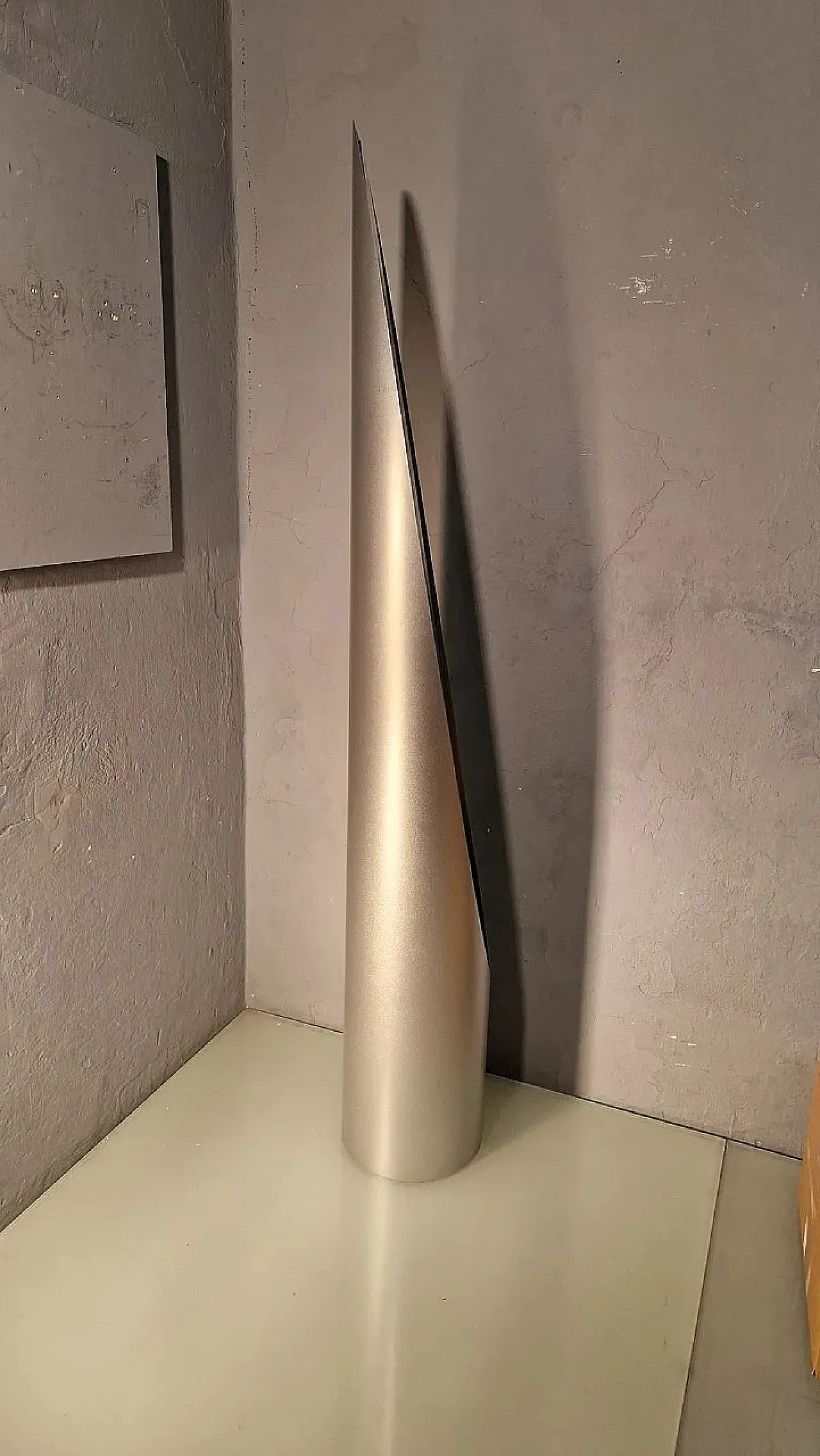 Specchio da terra Unghia Nail Lipstick in metallo cromato, anni 2000 18