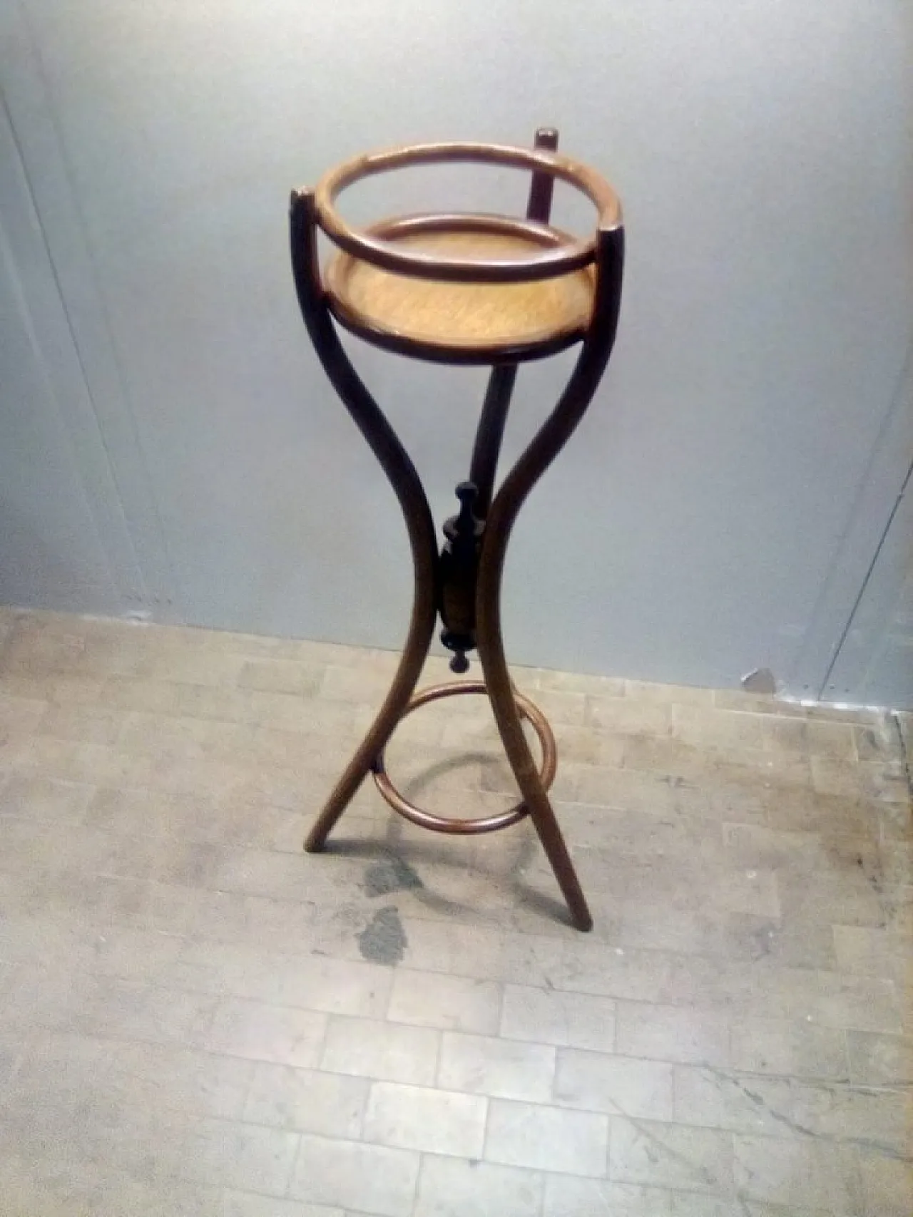 Portapiante di Michael Thonet per Thonet 5