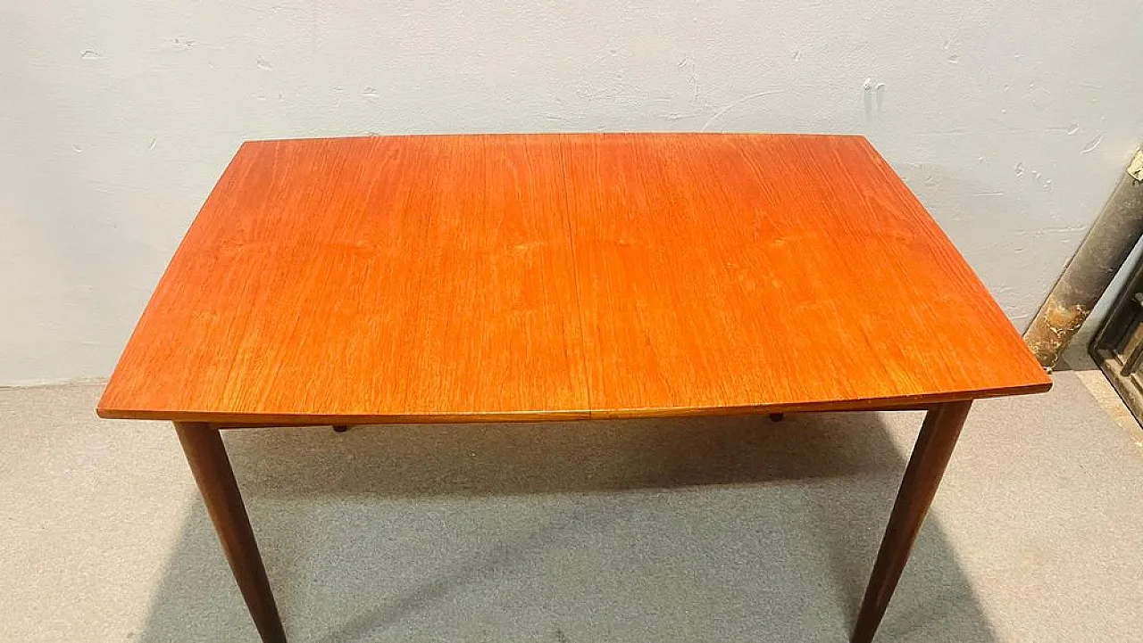 Extendable teak table, Denmark 8
