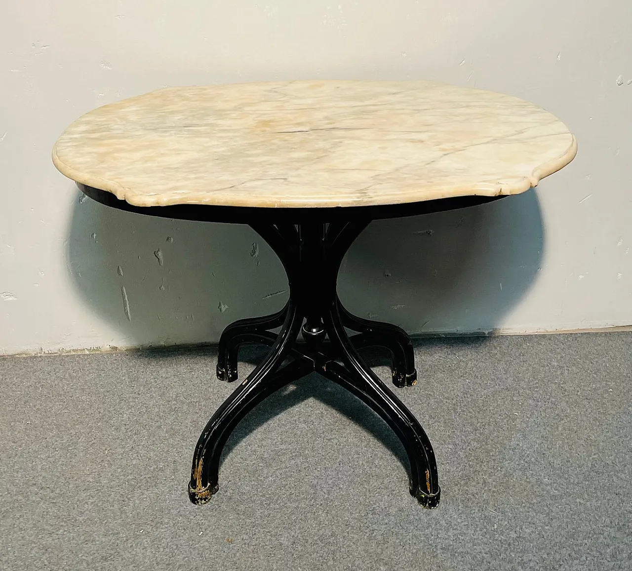 Dining table by Michael Thonet for Thonet 1