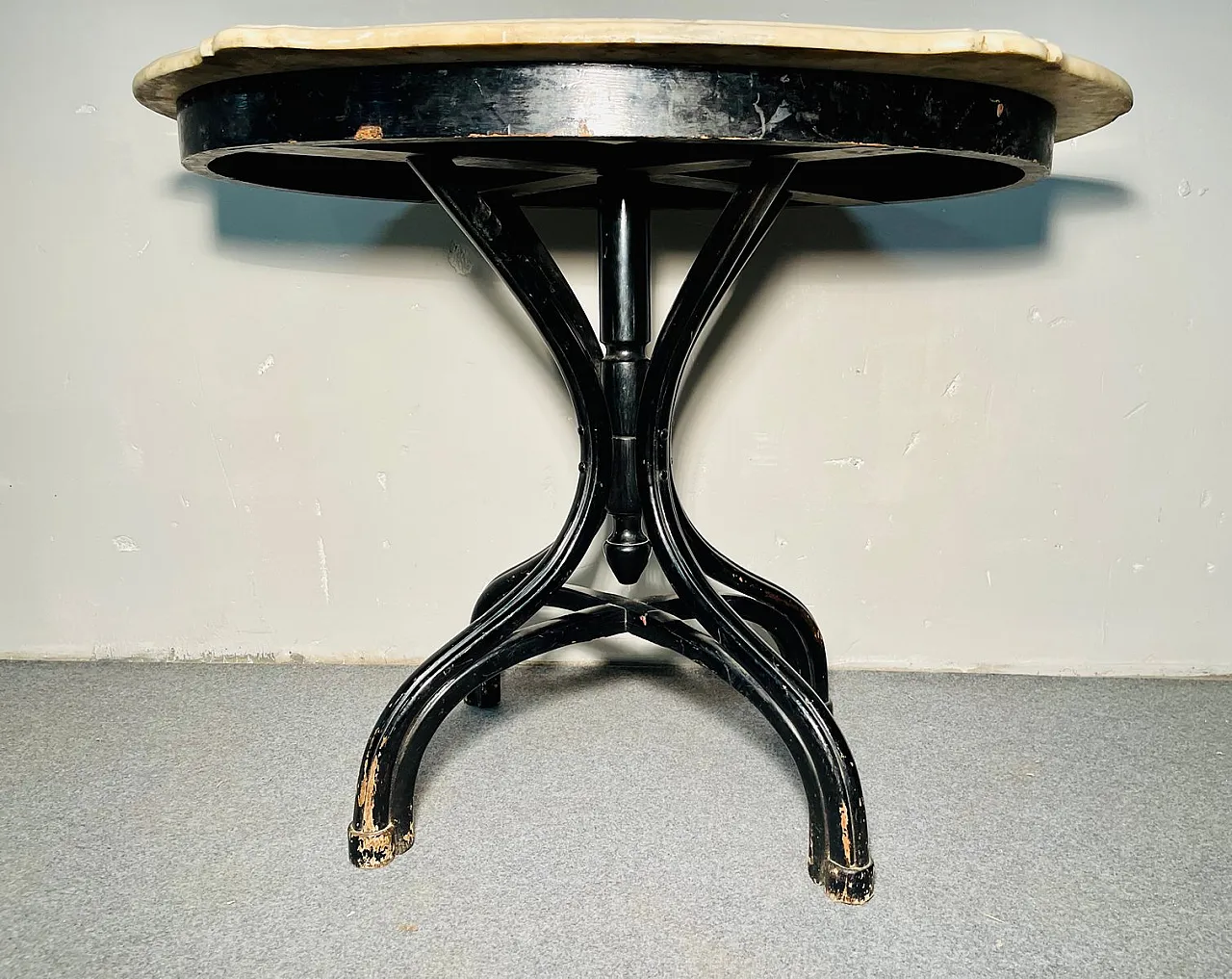 Dining table by Michael Thonet for Thonet 6