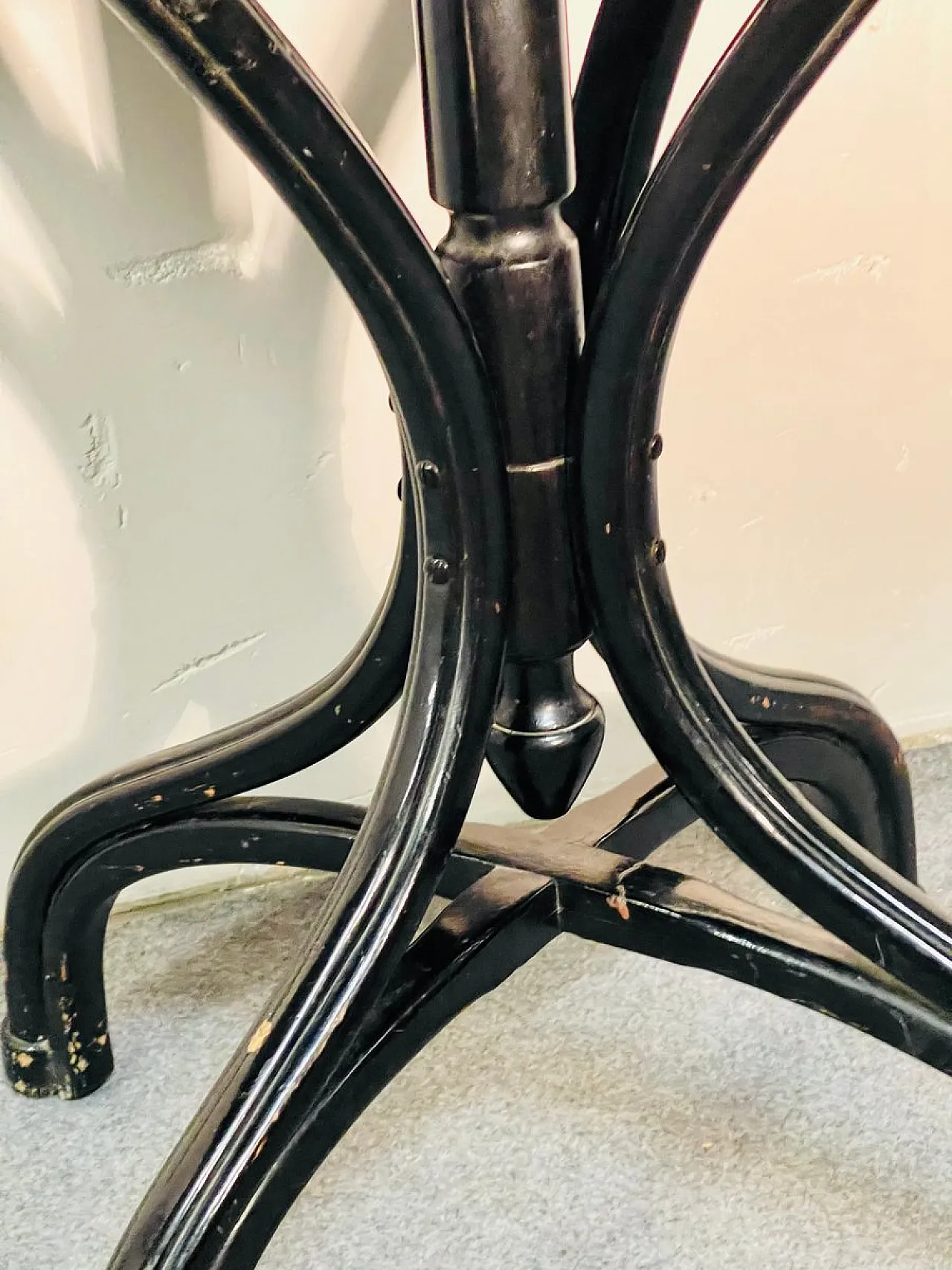 Dining table by Michael Thonet for Thonet 7