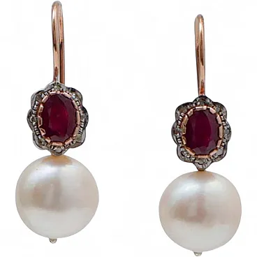 Orecchini con perle, rubini, diamanti, oro rosa e argento, anni 2000