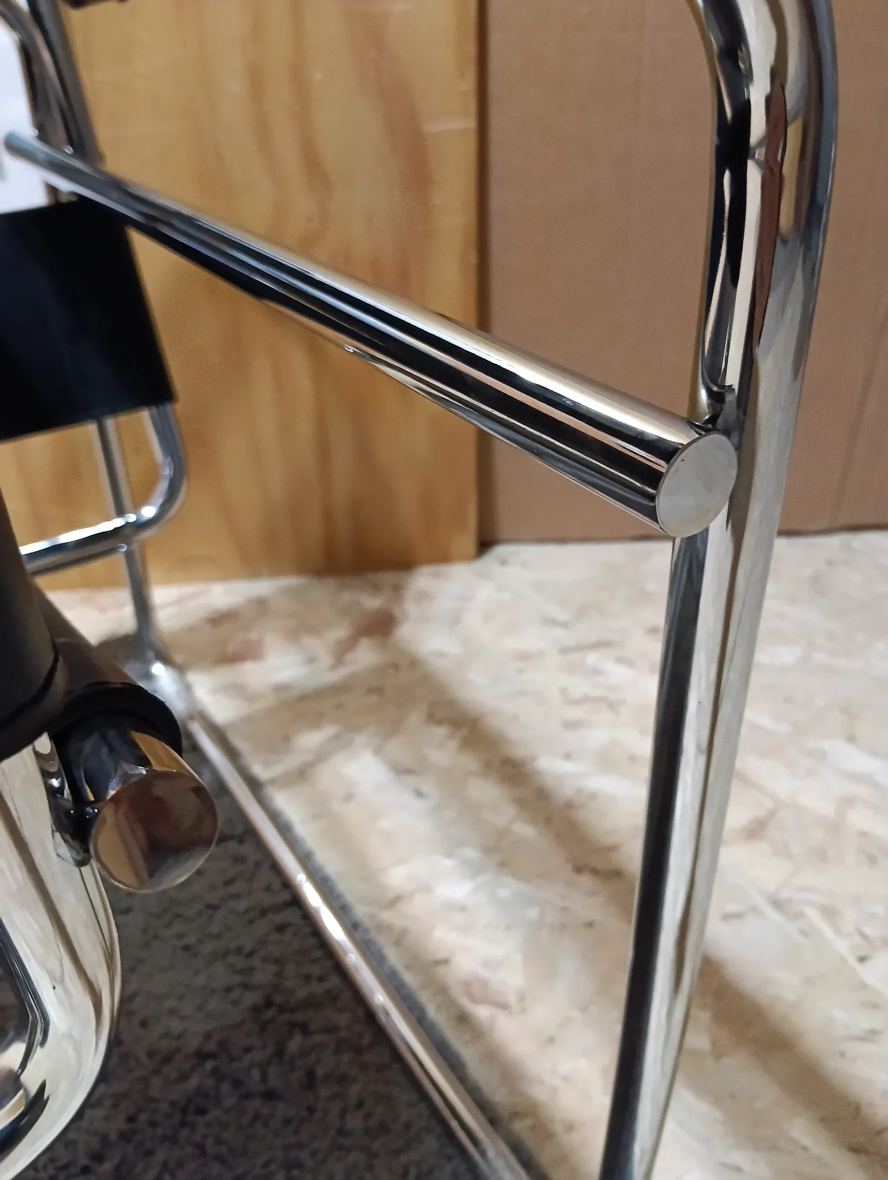B3 Wassily armchair in black leather by Marcel Breuer for Knoll, 2000s 32