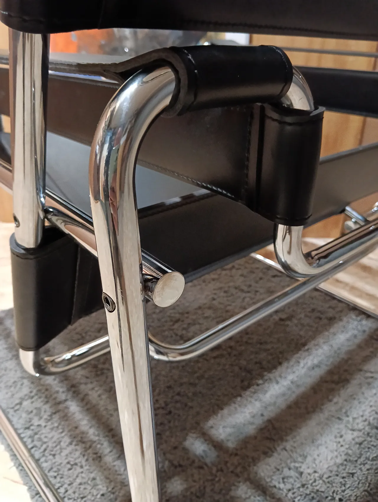 B3 Wassily armchair in black leather by Marcel Breuer for Knoll, 2000s 98