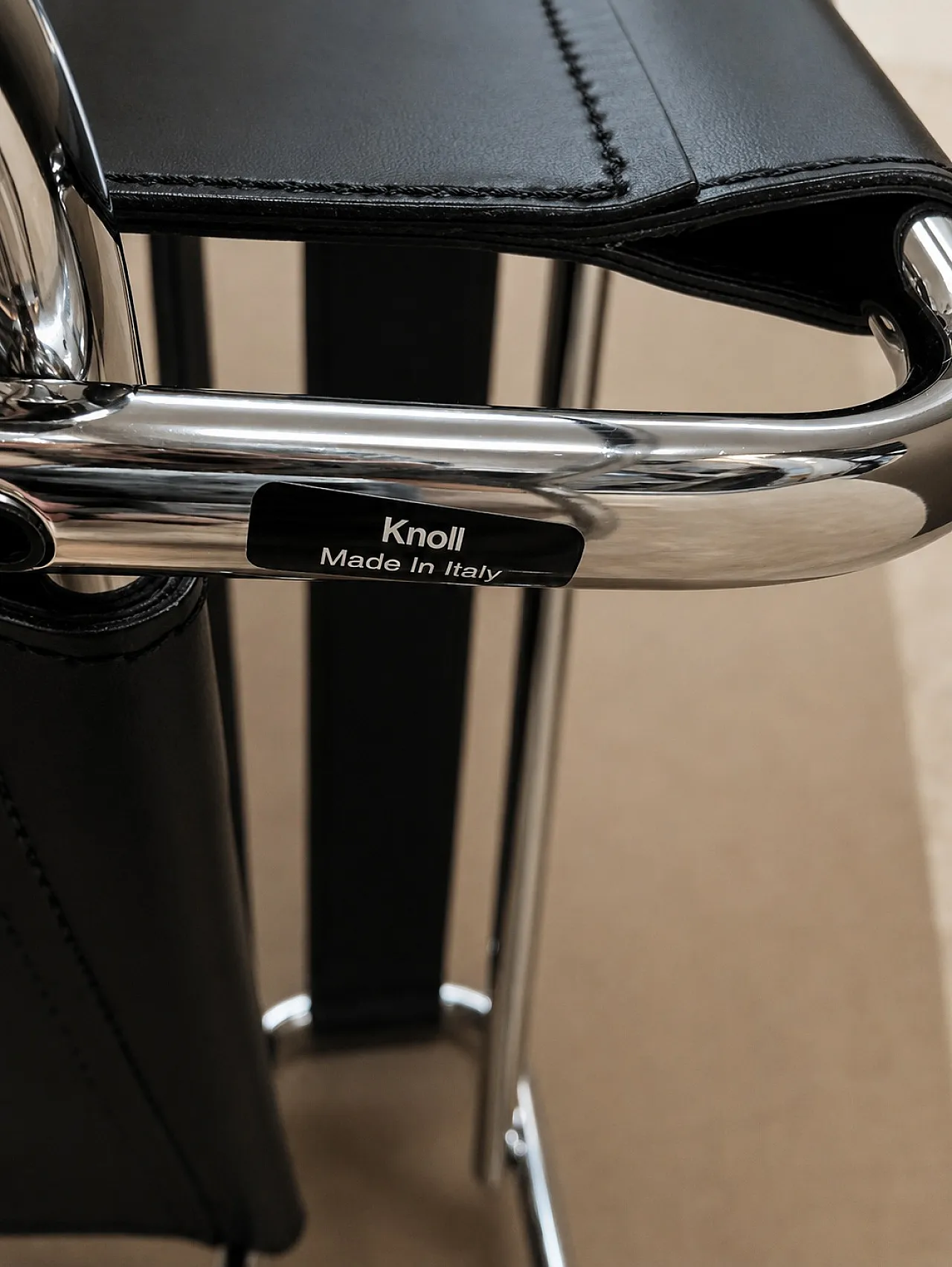 6 black leather Wassily B3 armchairs by Marcel Breuer for Knoll, 2000s 5