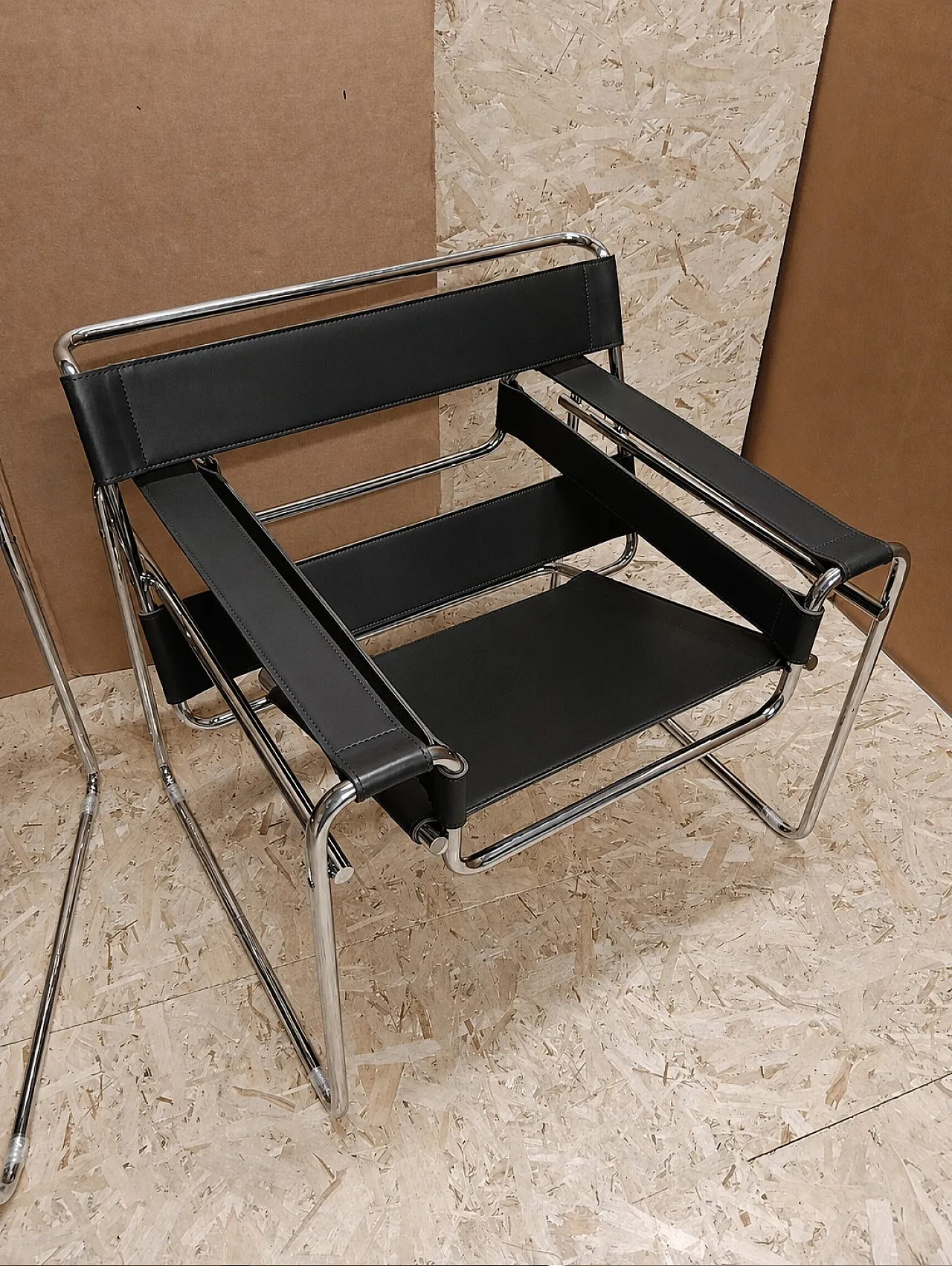 6 black leather Wassily B3 armchairs by Marcel Breuer for Knoll, 2000s 12