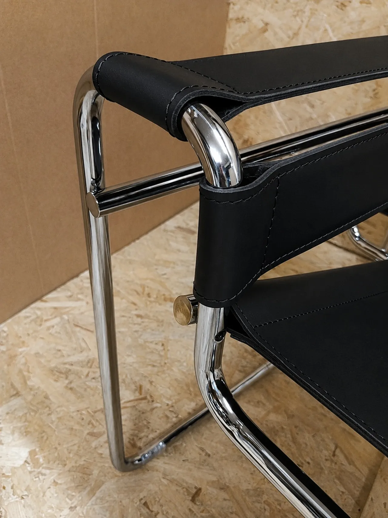 6 black leather Wassily B3 armchairs by Marcel Breuer for Knoll, 2000s 13