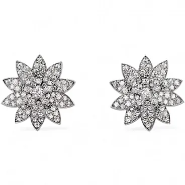 Pair of Lotus earrings in white gold with diamonds, 19th century