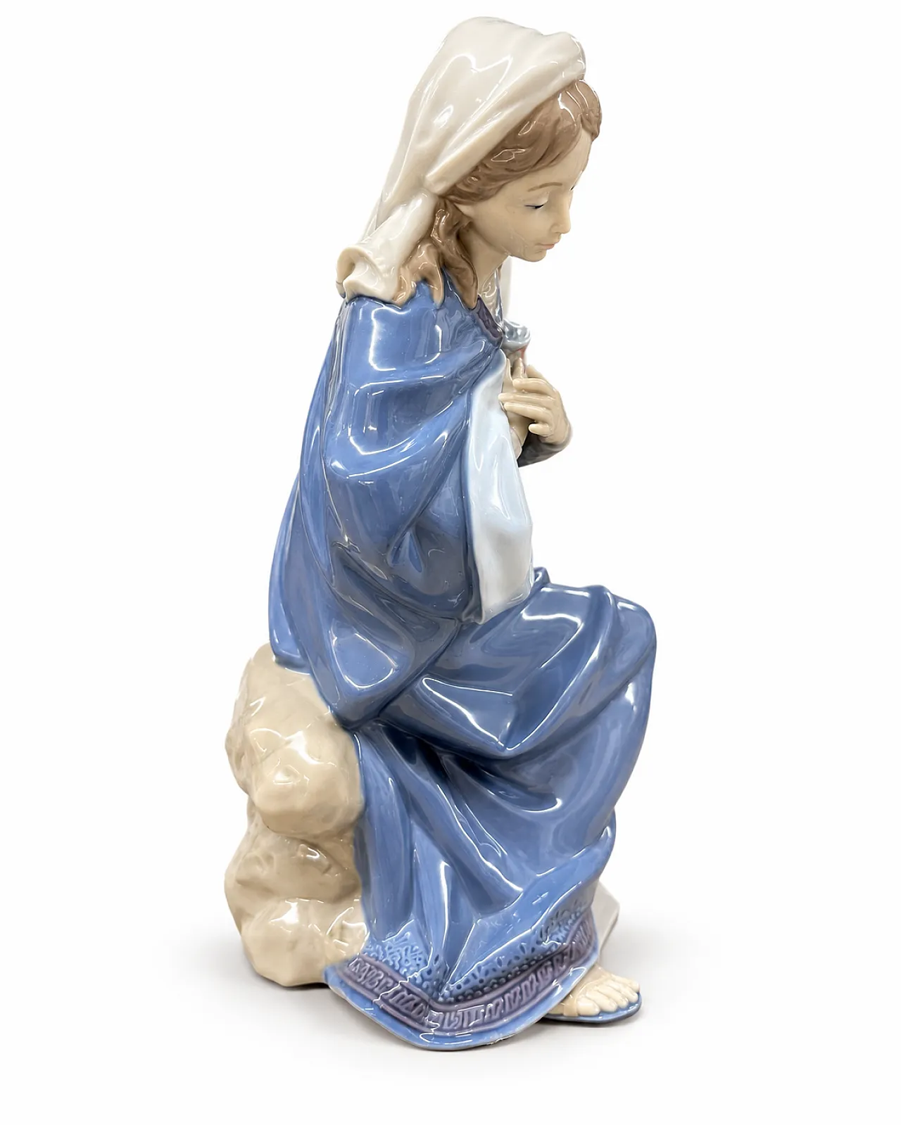 Madonna in Prayer, porcelain sculpture, 1970s 4